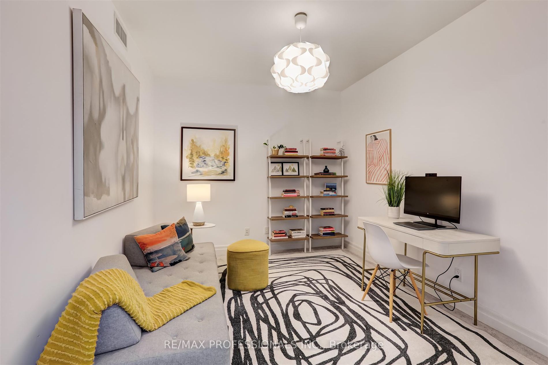 2855 Bloor Street W #311