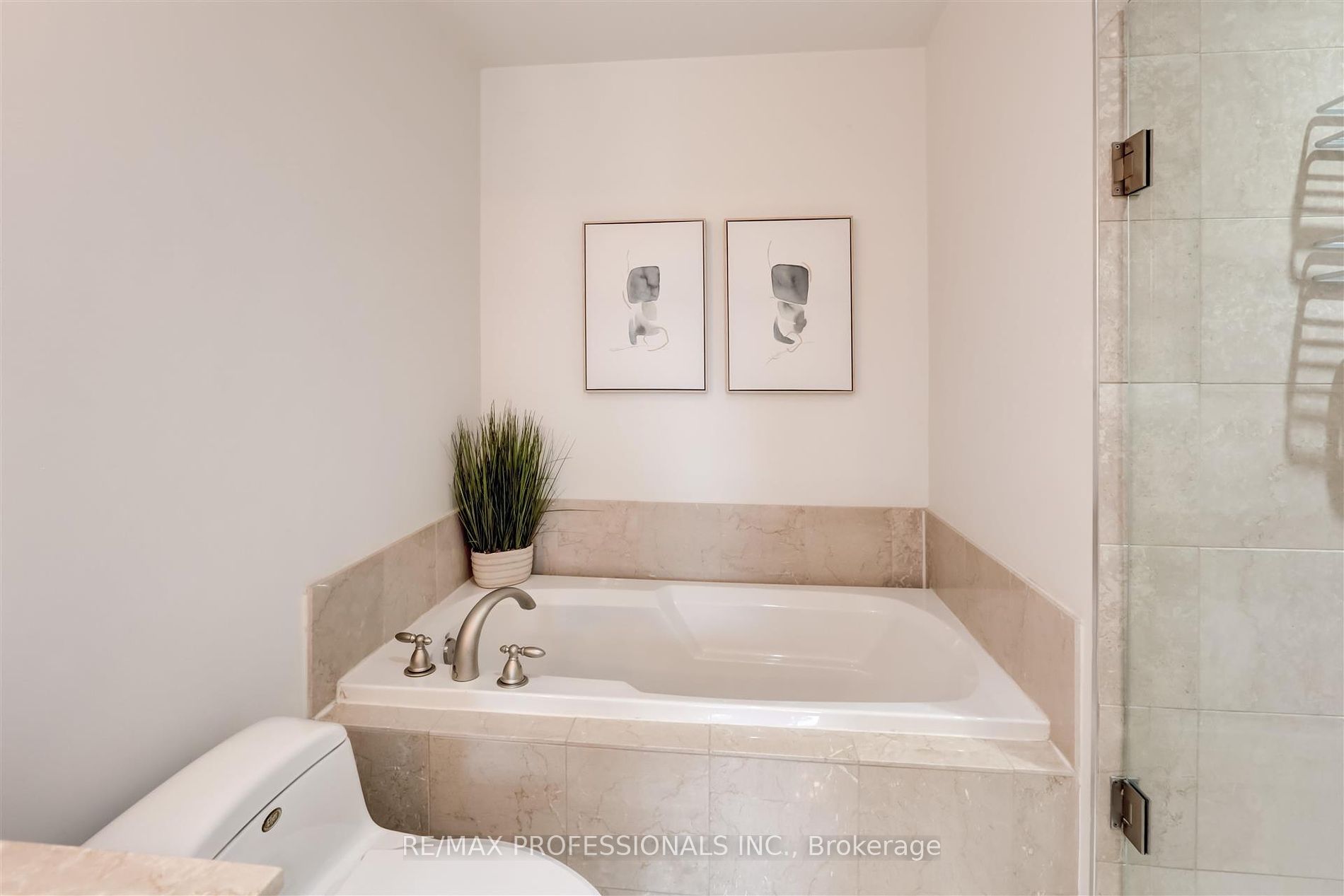 2855 Bloor Street W #311