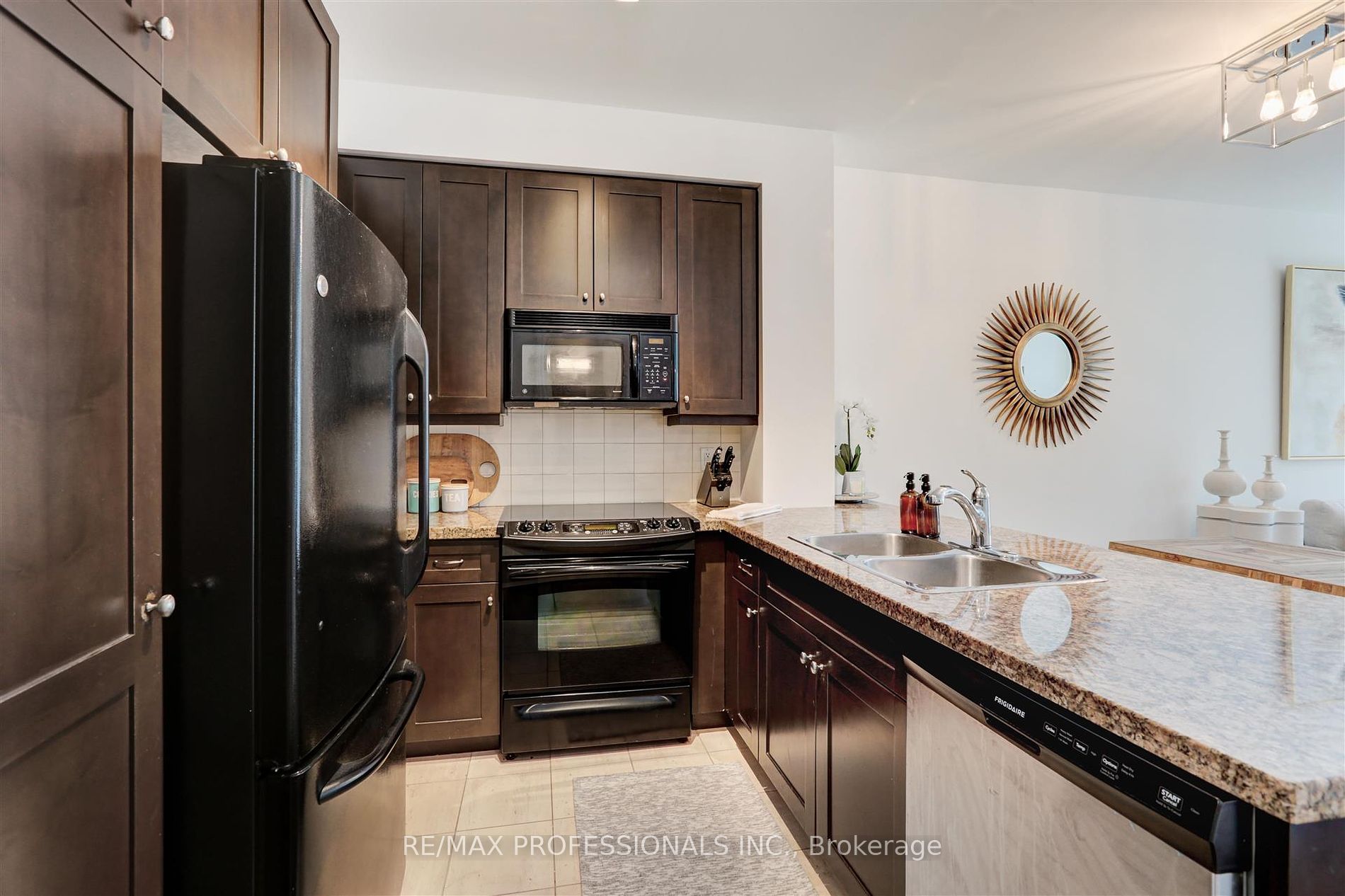 2855 Bloor Street W #311
