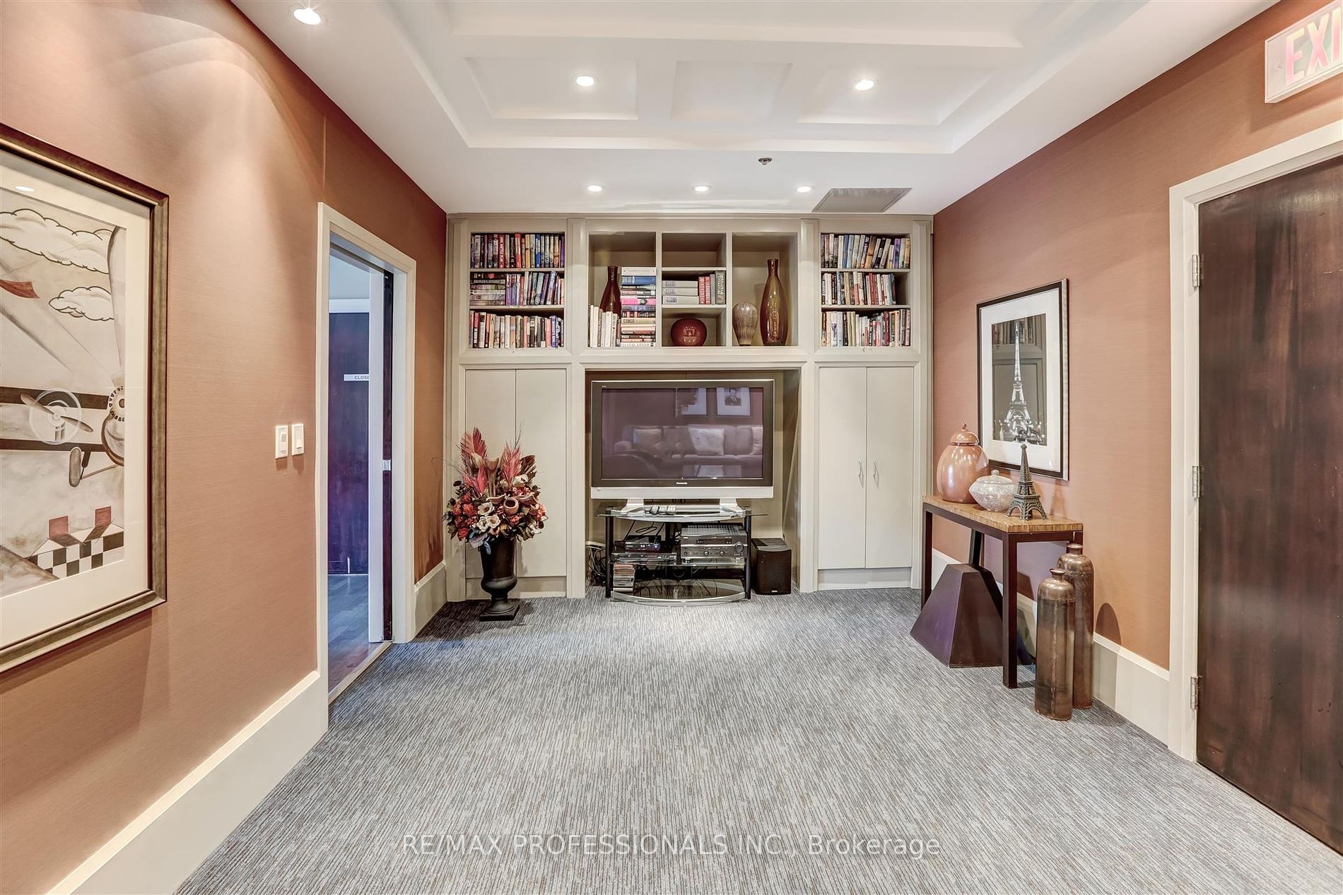2855 Bloor Street W #311