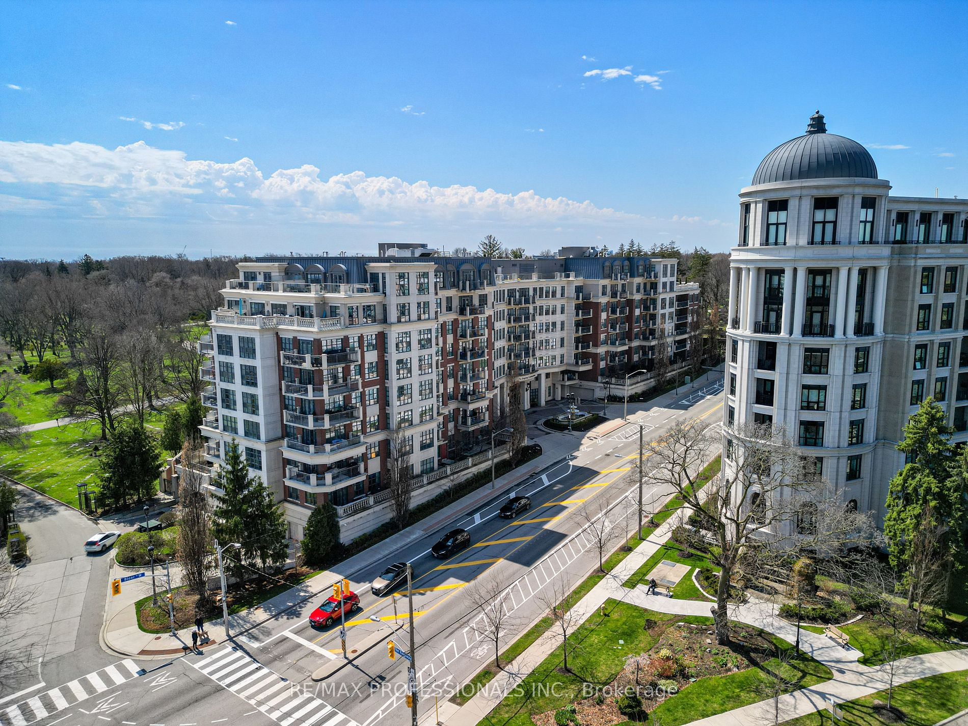 2855 Bloor Street W #311