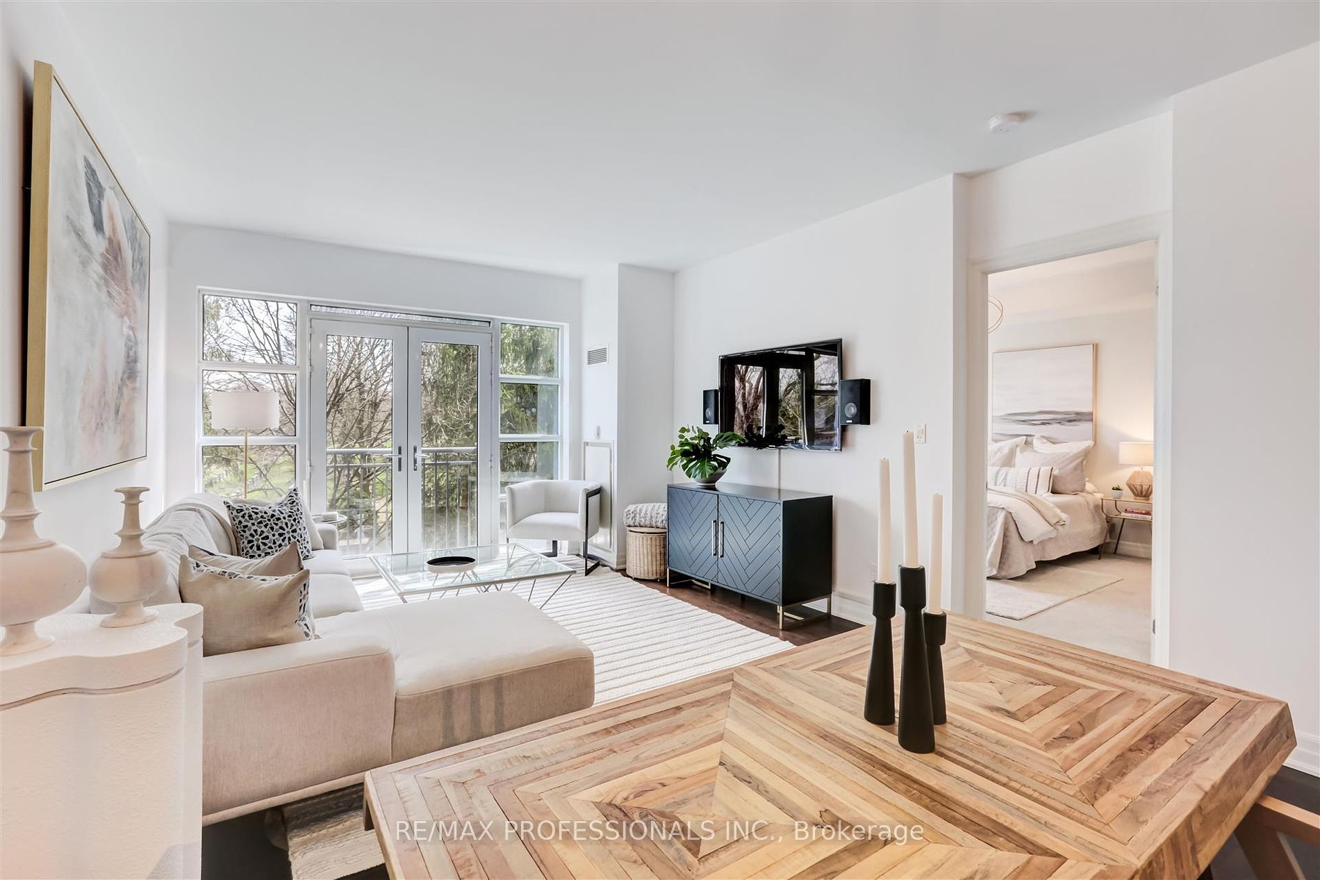 2855 Bloor Street W #311