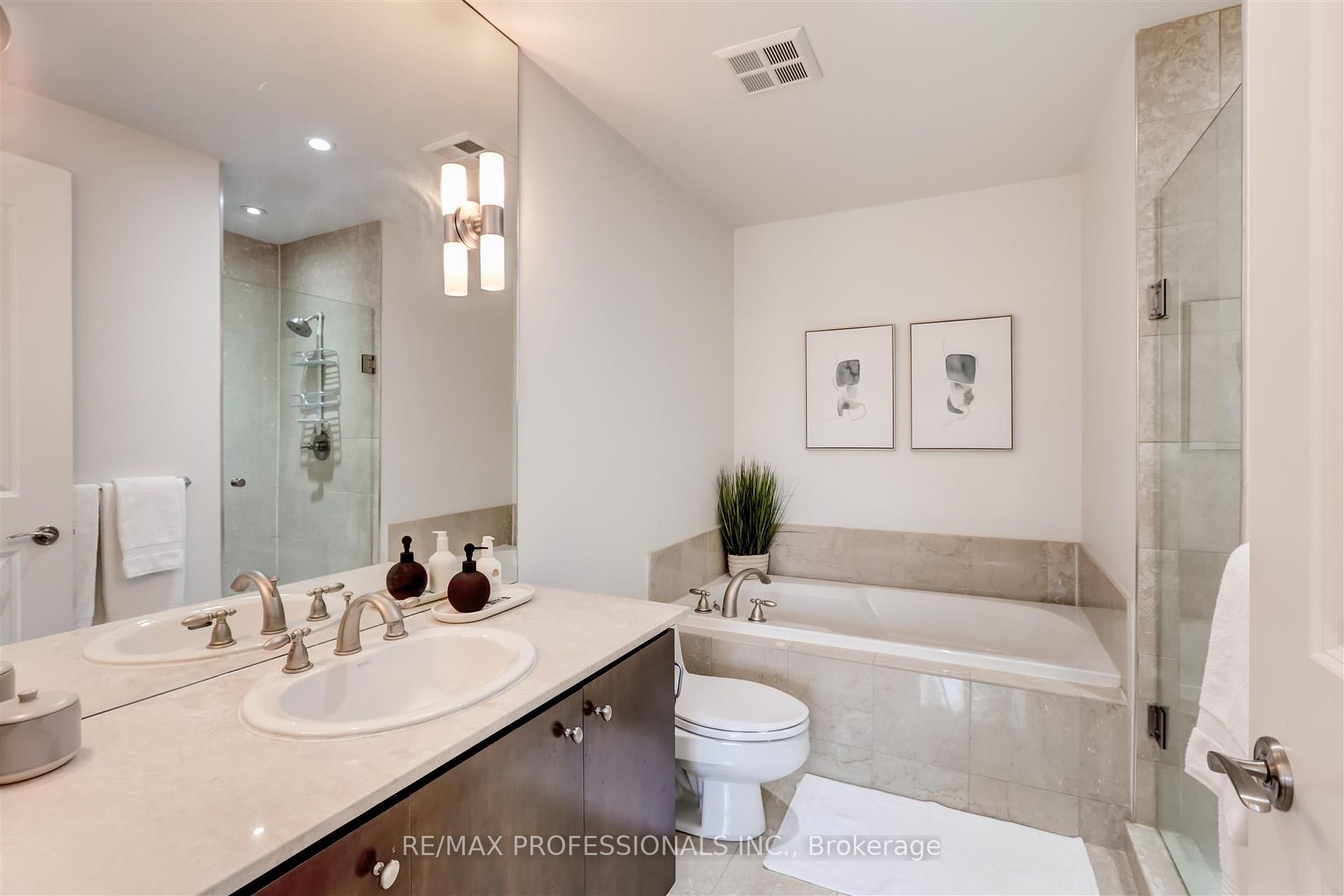 2855 Bloor Street W #311