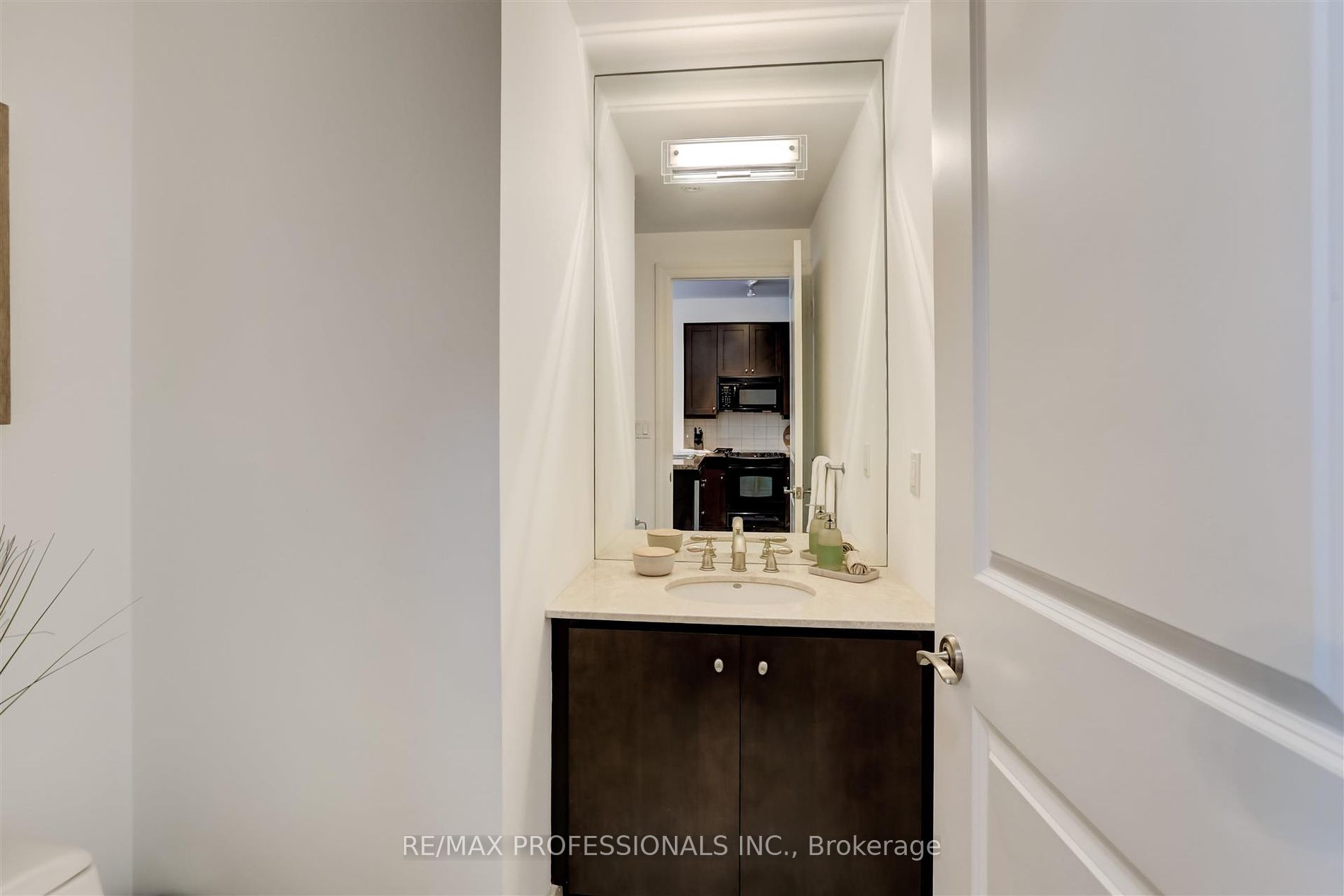2855 Bloor Street W #311