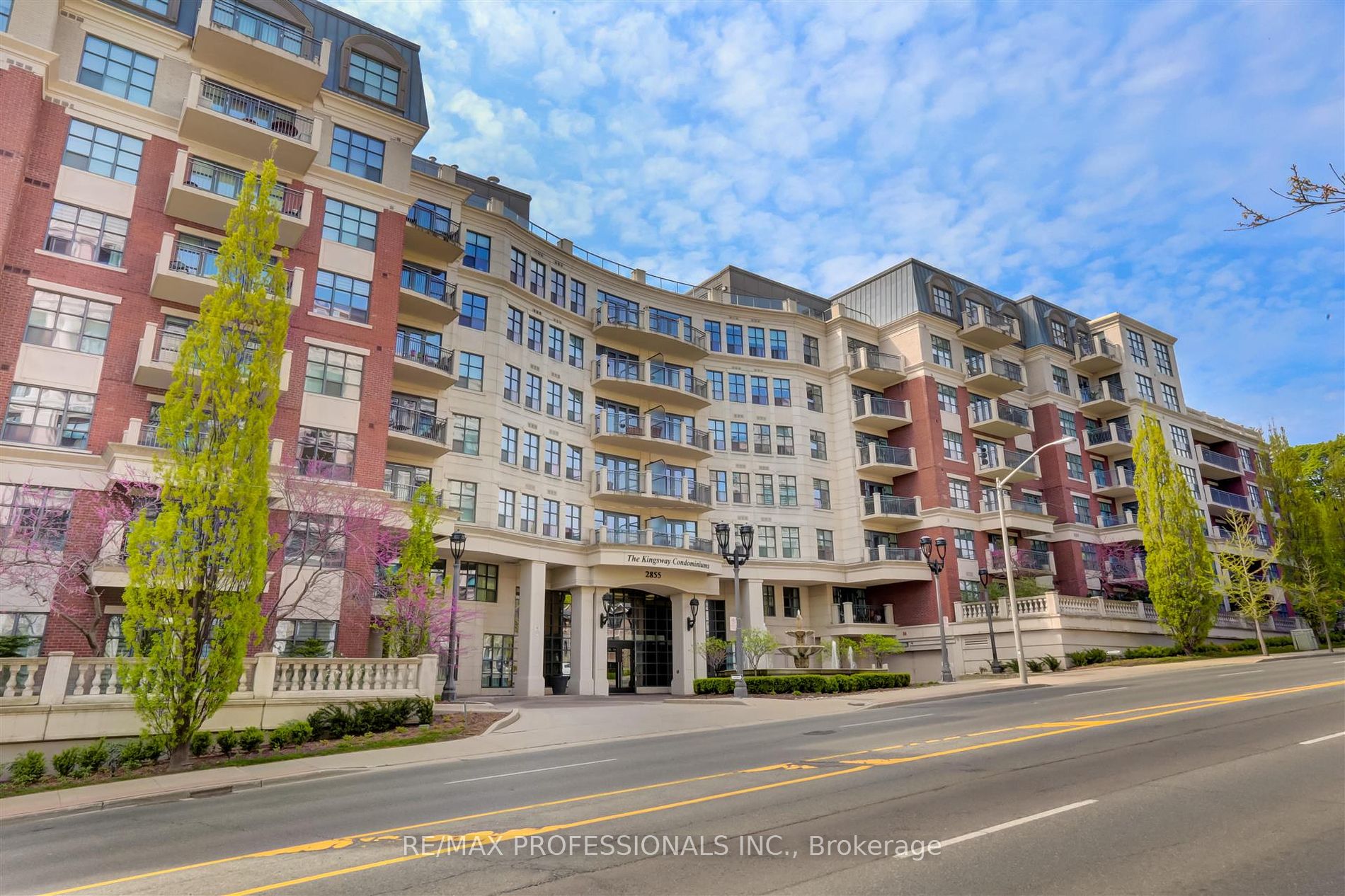 2855 Bloor Street W #311