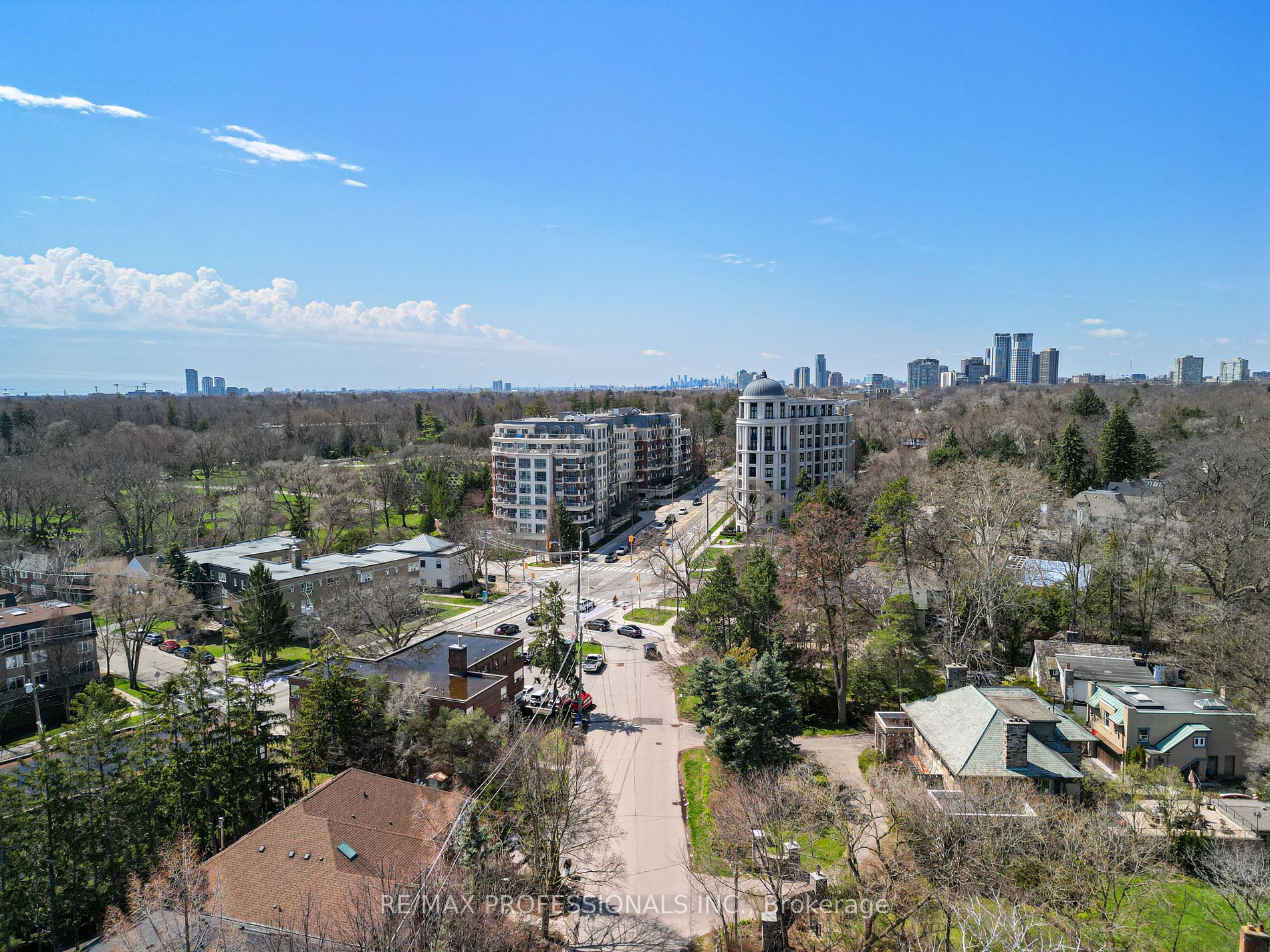 2855 Bloor Street W #311