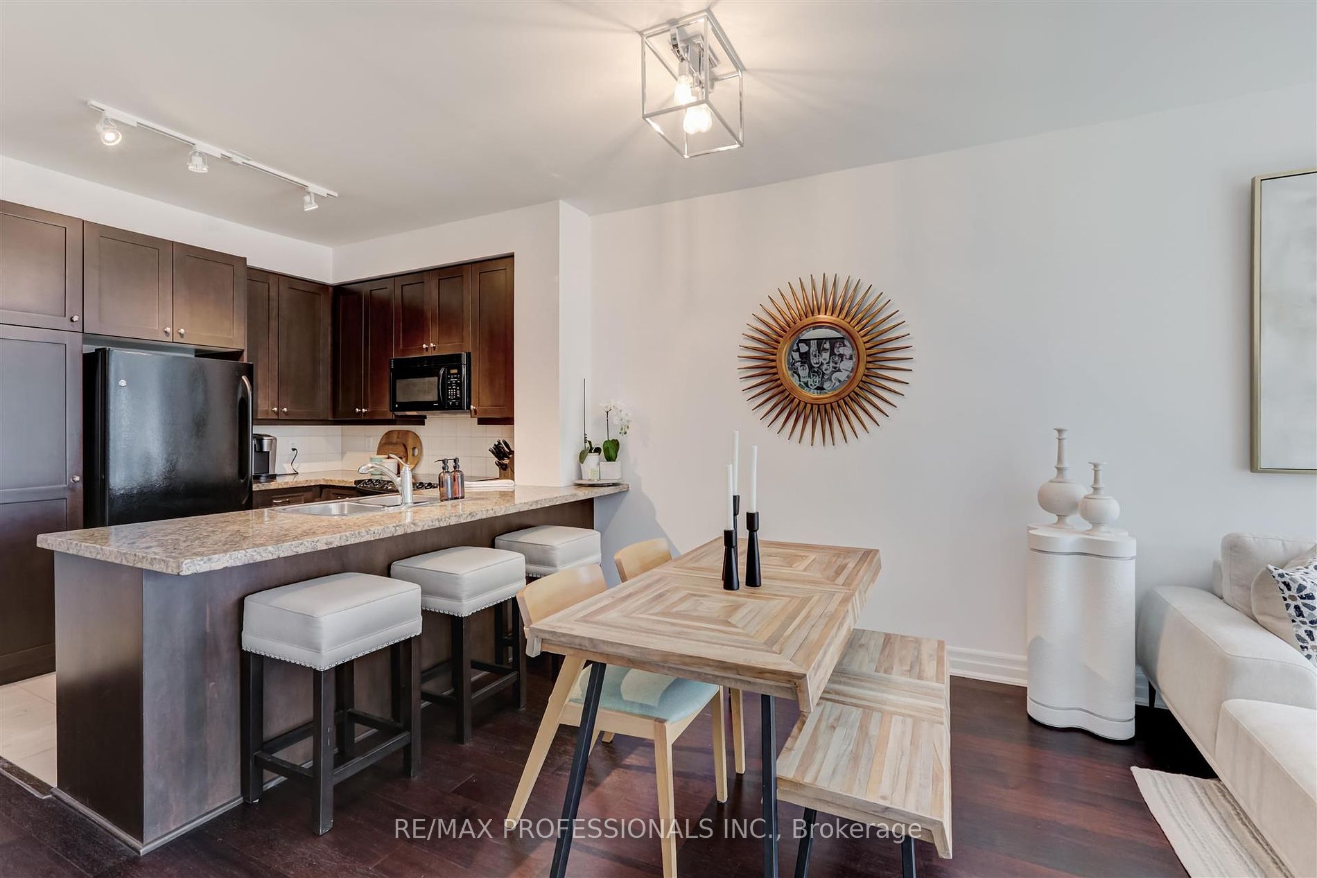 2855 Bloor Street W #311