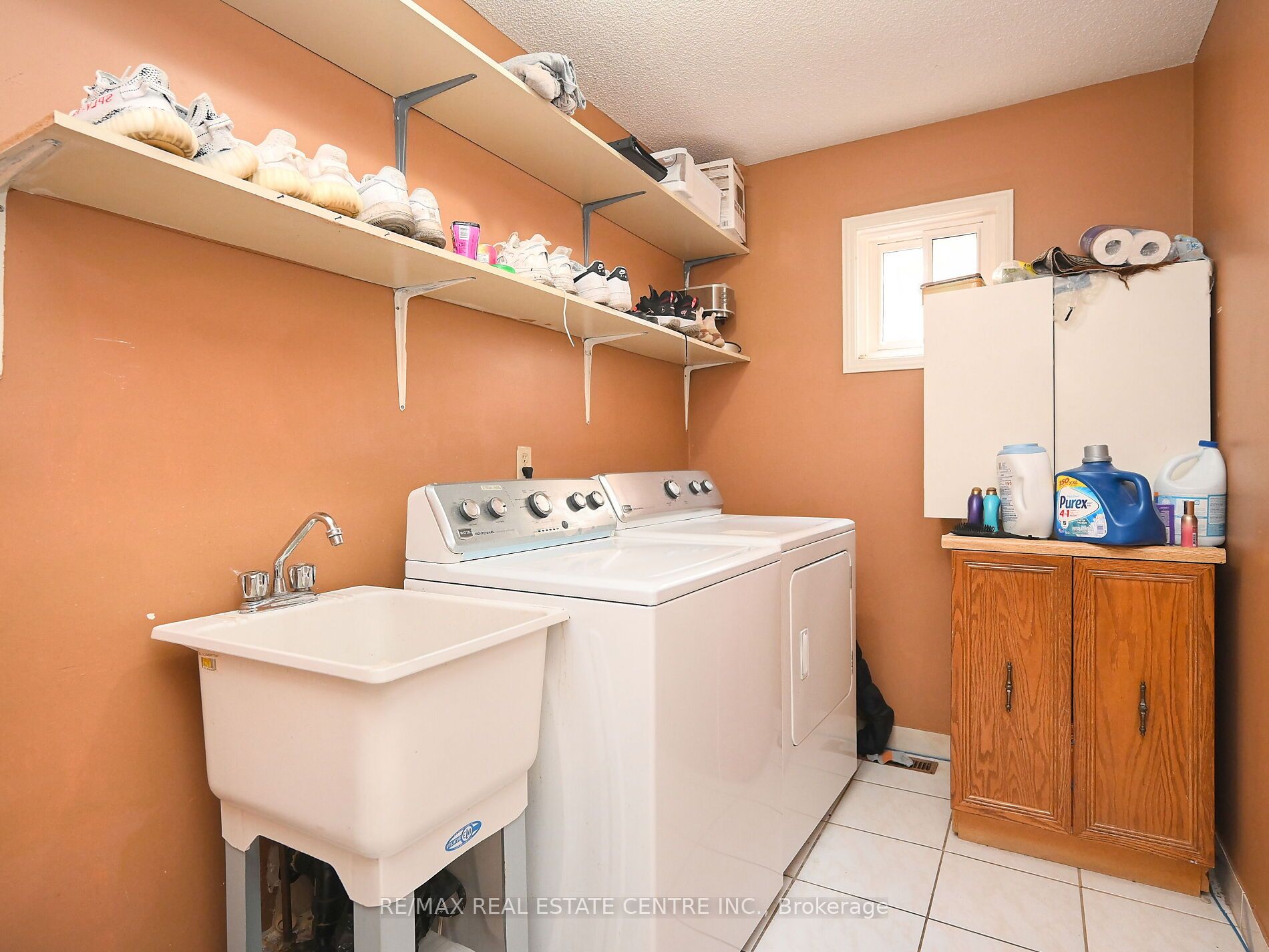4326 Waterford Cres