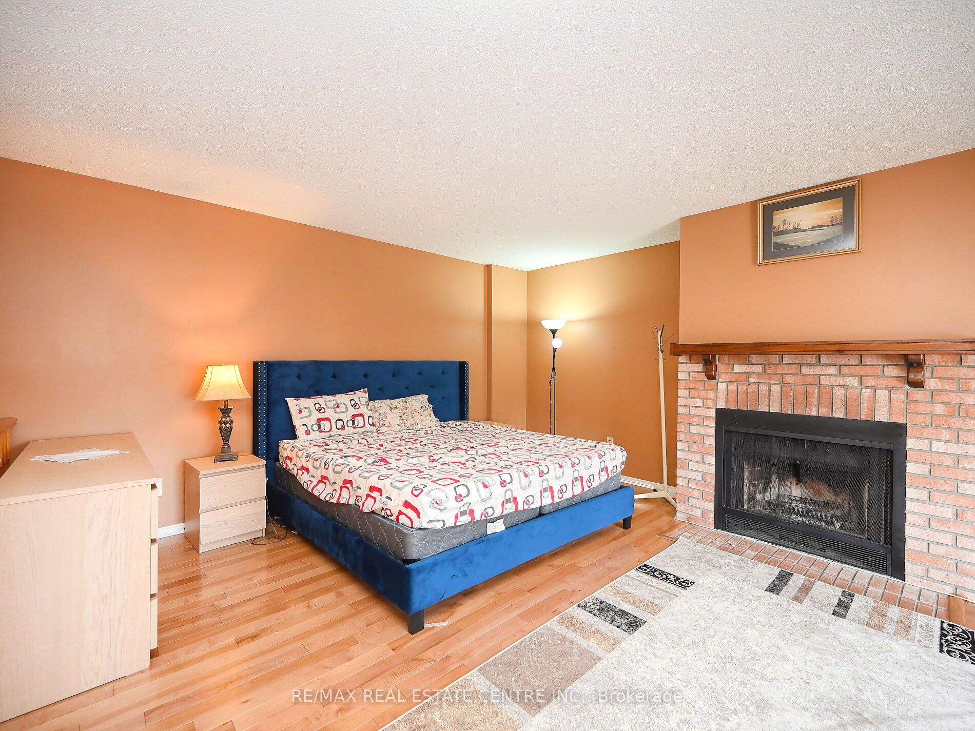 4326 Waterford Cres