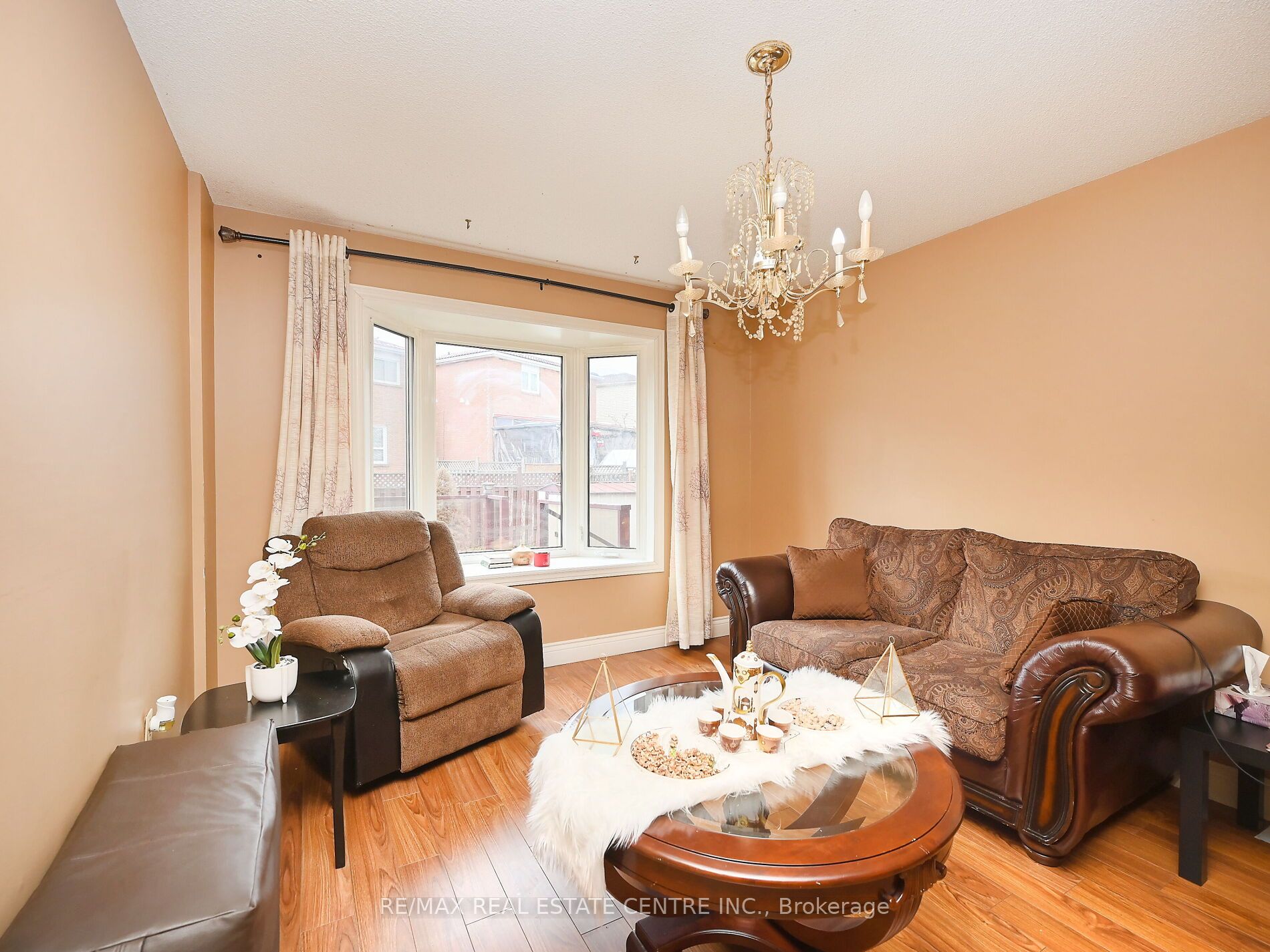4326 Waterford Cres