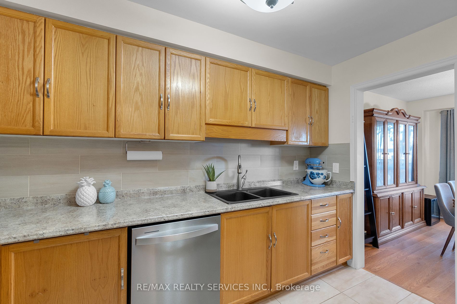 74 Heathcliffe Square #24