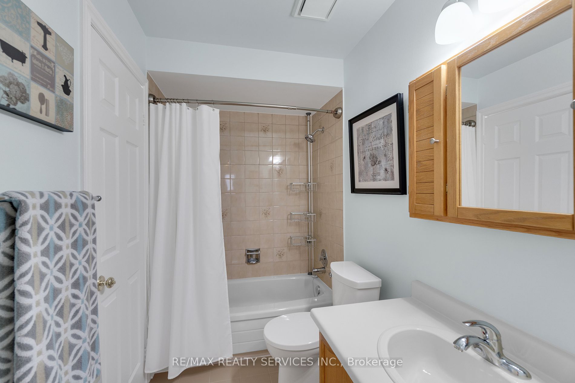 74 Heathcliffe Square #24
