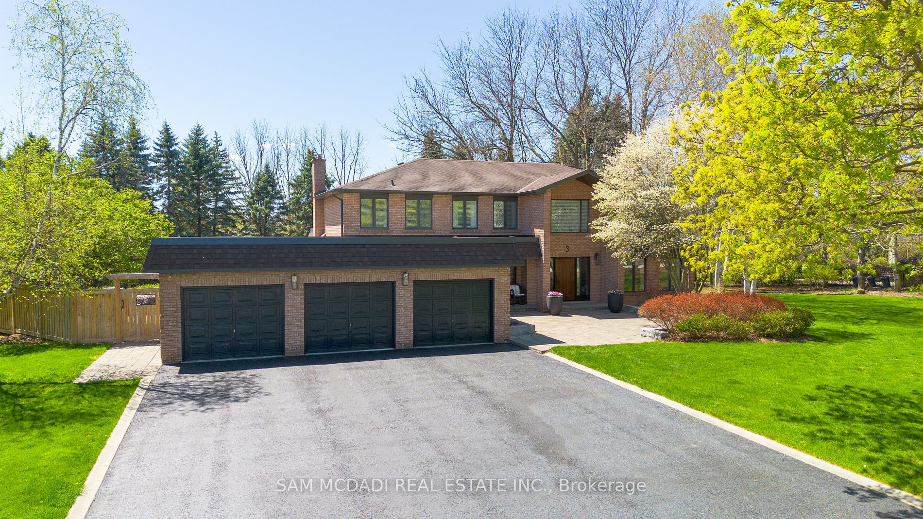 3 Huttonville Dr