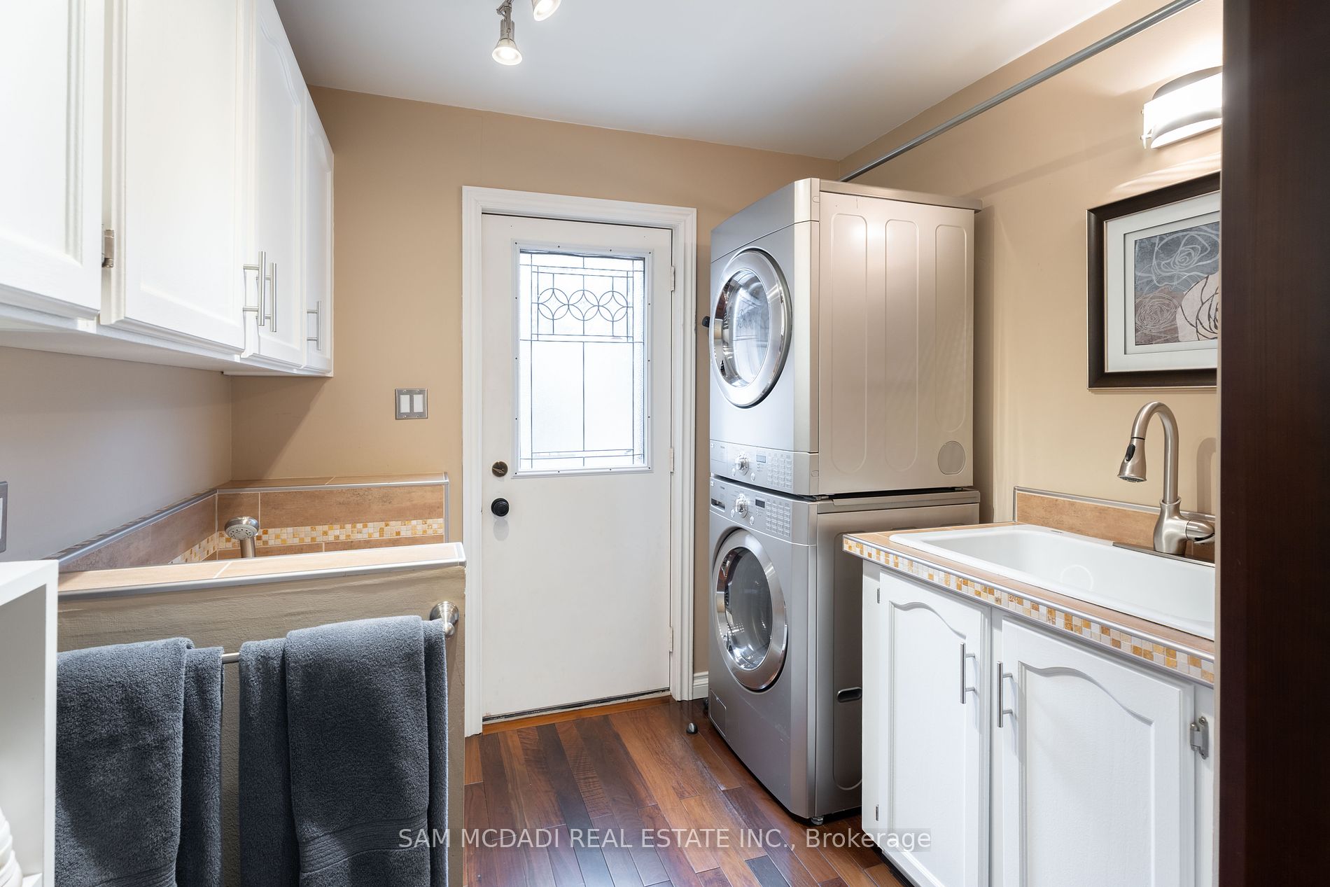 3 Huttonville Dr