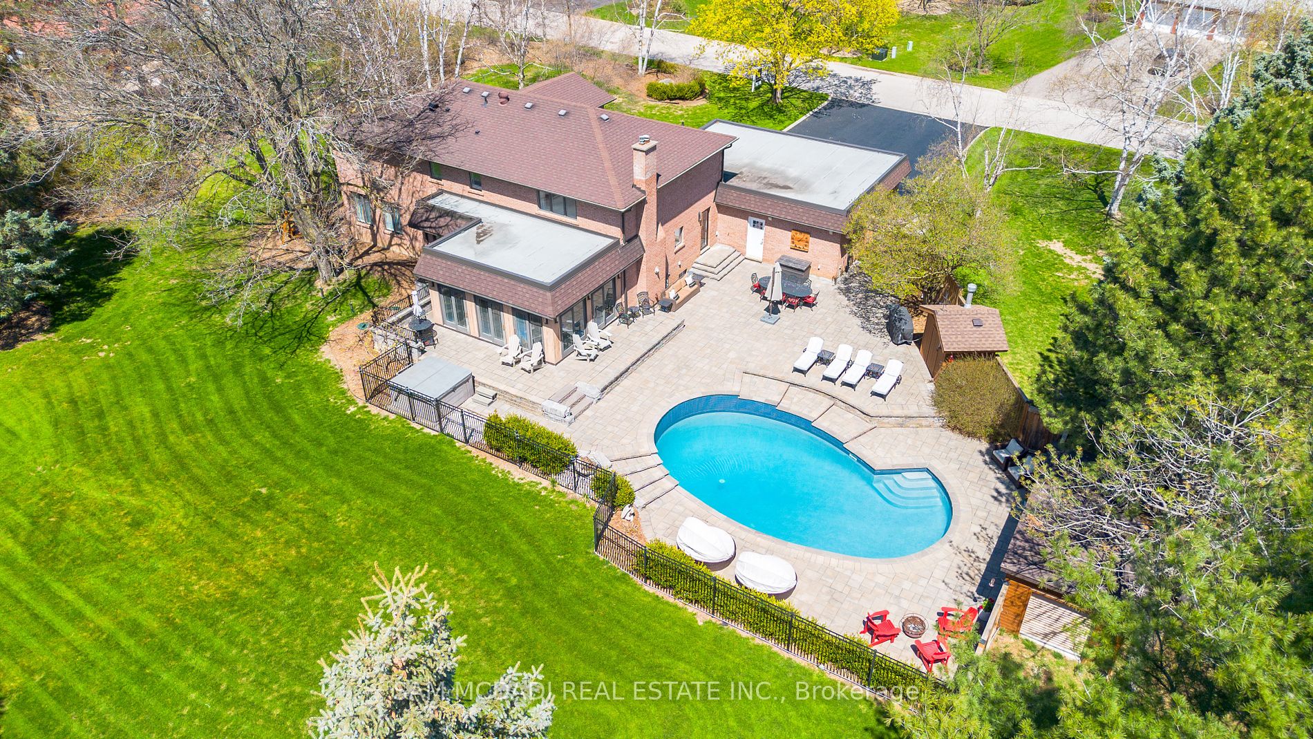 3 Huttonville Dr