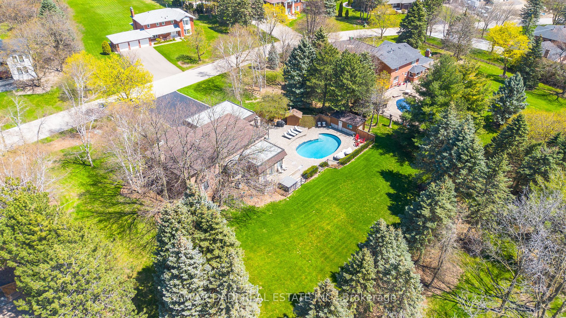 3 Huttonville Dr