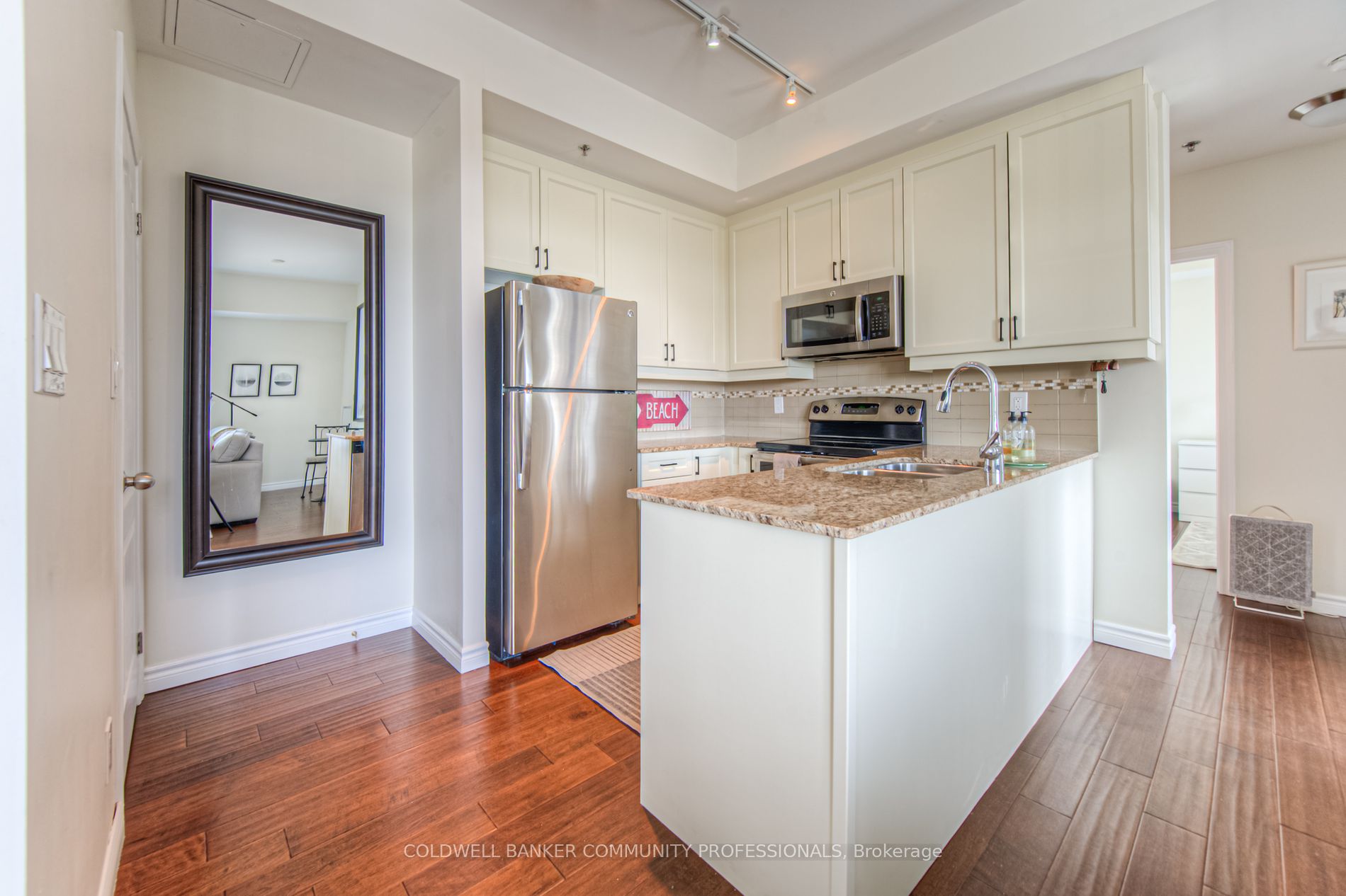 34 Plains Rd E, #501