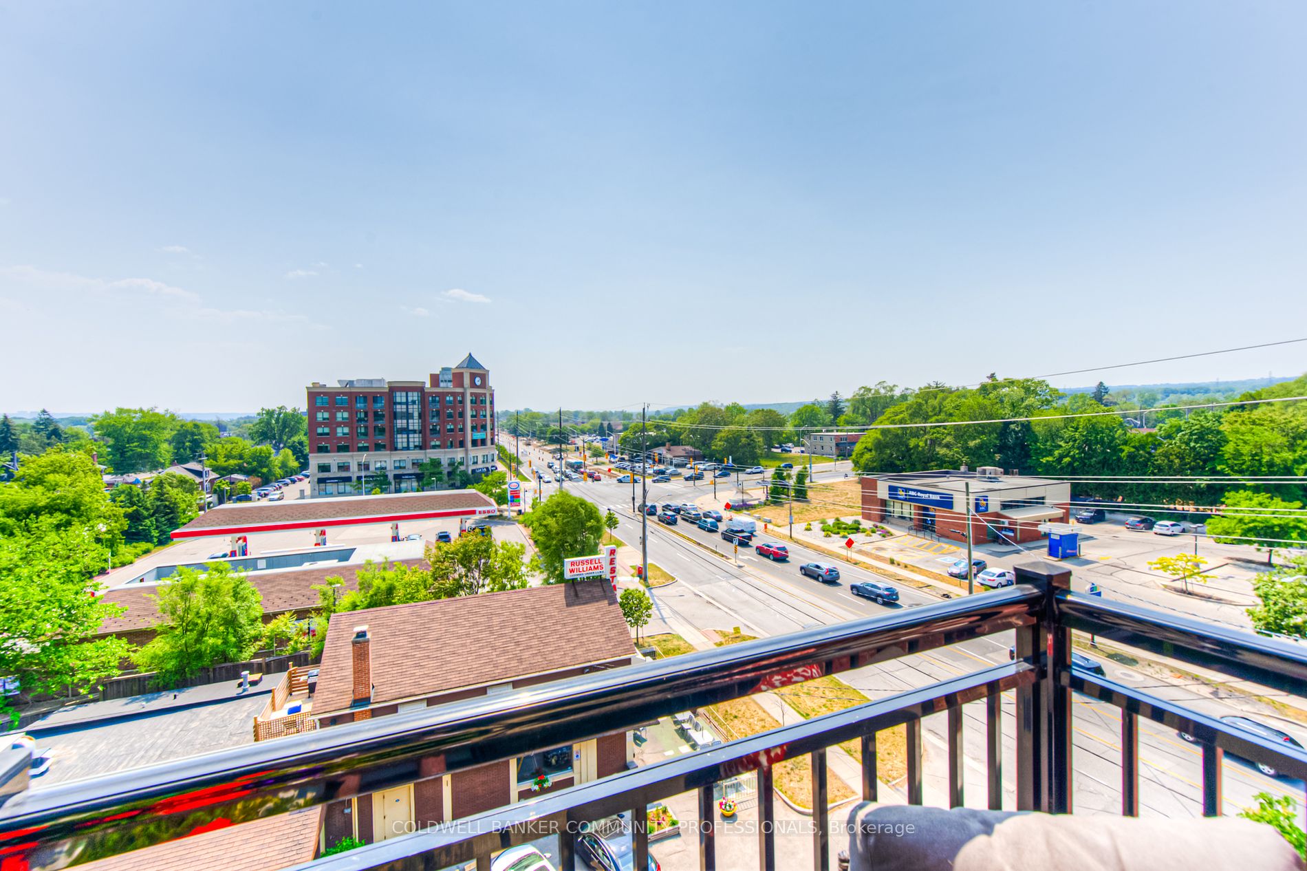 34 Plains Rd E, #501