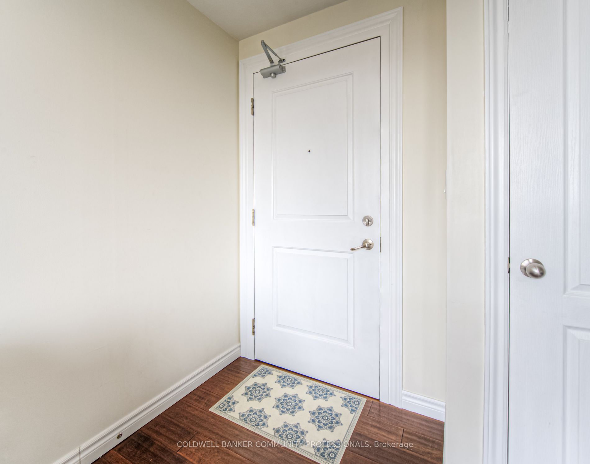 34 Plains Rd E, #501