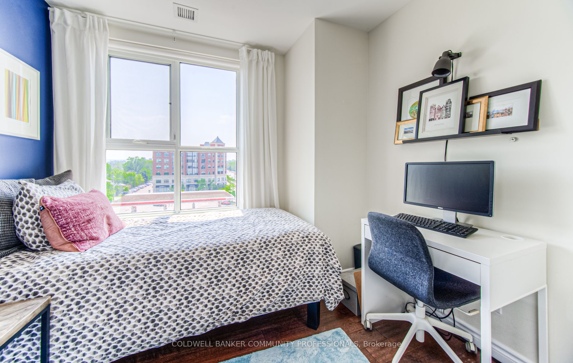 34 Plains Rd E, #501