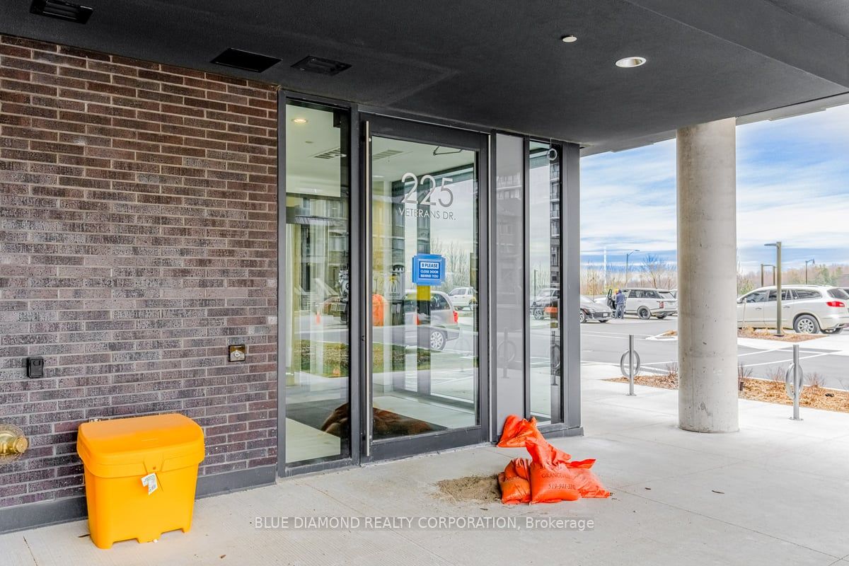 225 VETERANS Dr, #704