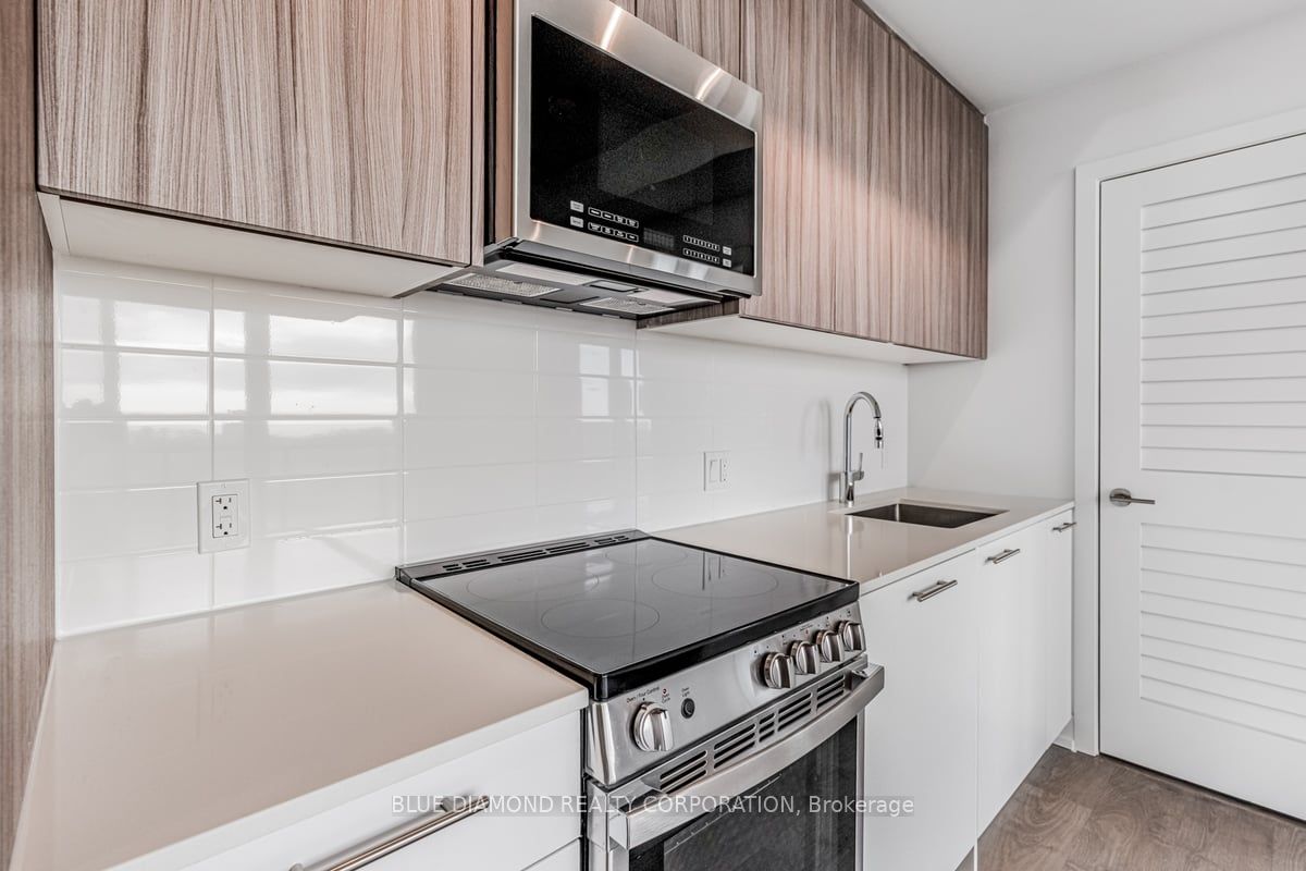 225 VETERANS Dr, #704