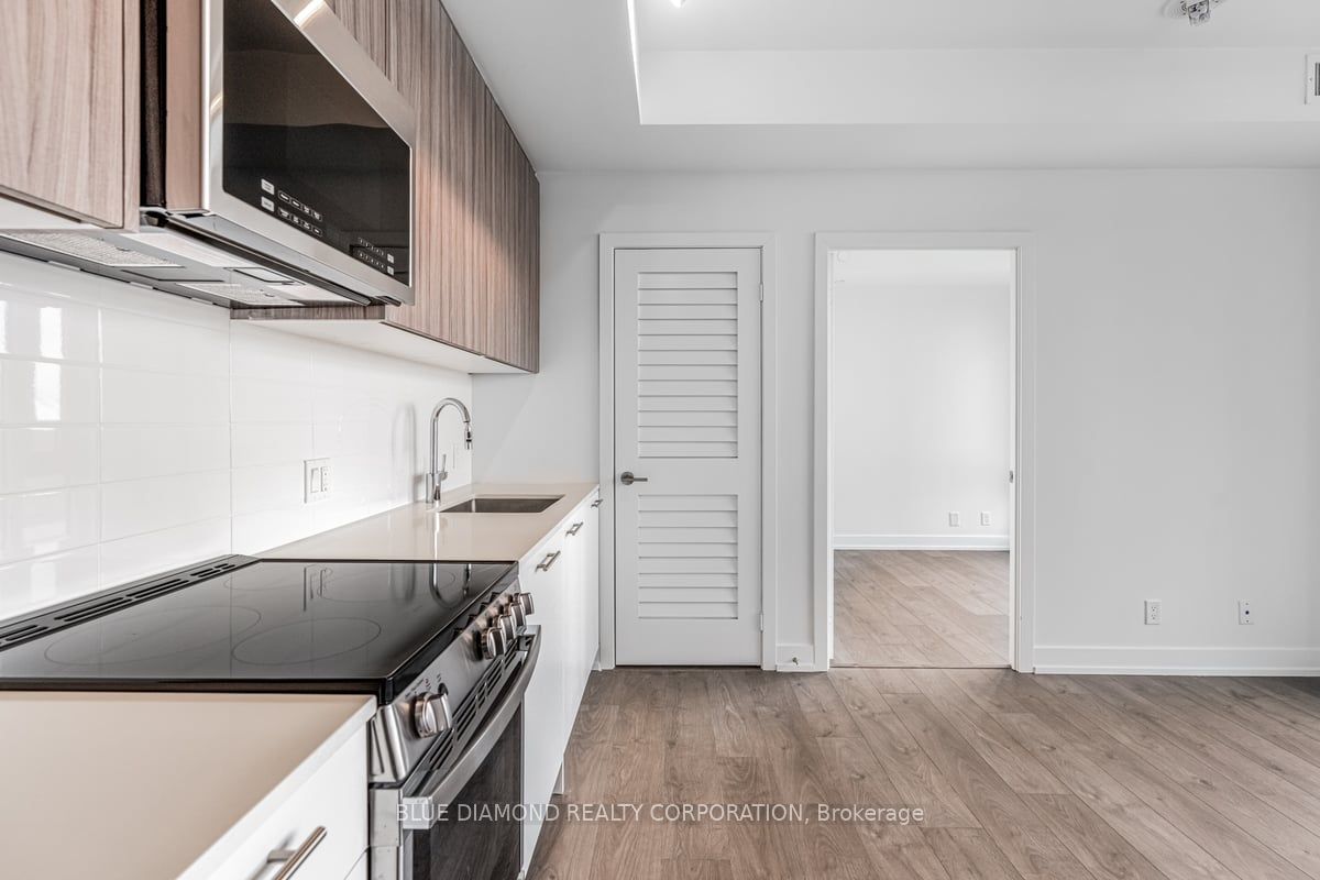 225 VETERANS Dr, #704