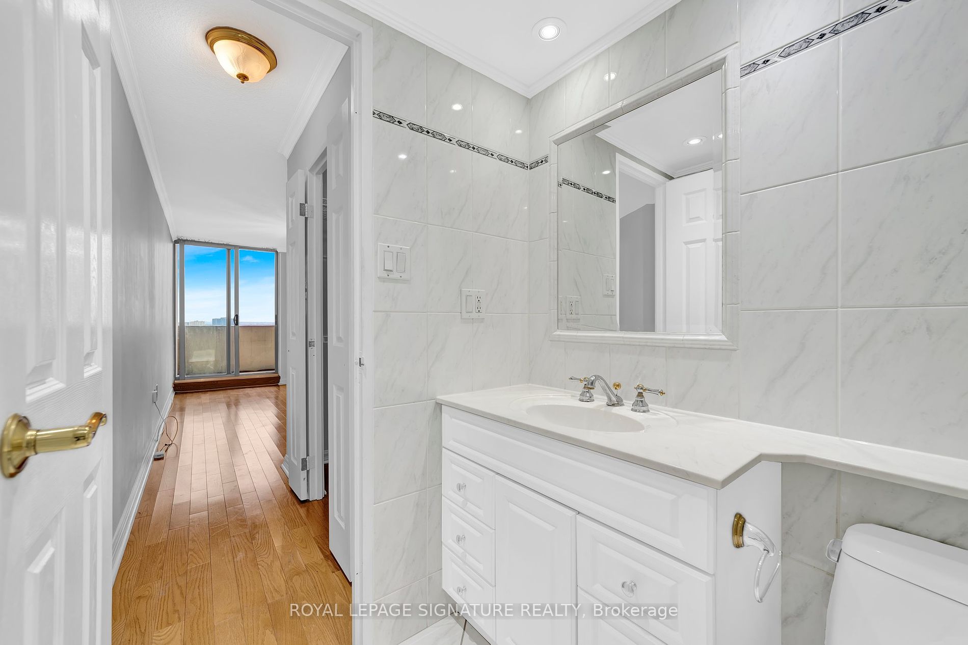 812 Burnhamthorpe Rd, #Ph04