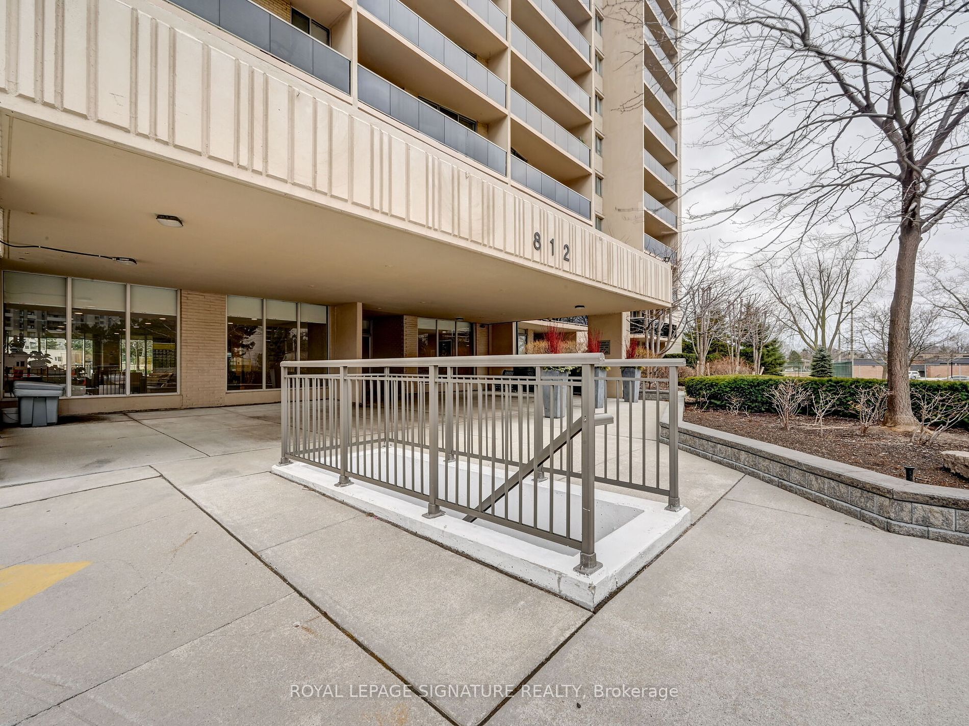 812 Burnhamthorpe Rd, #Ph04