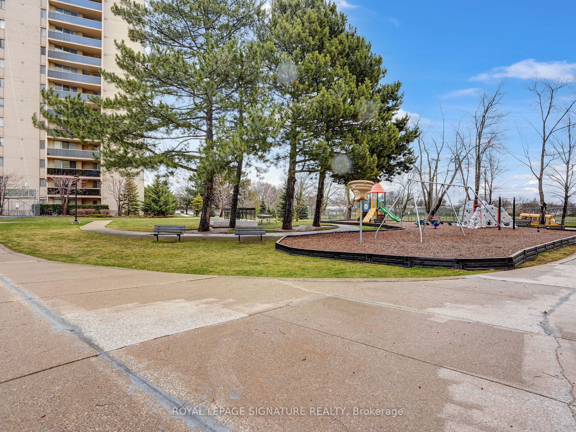 812 Burnhamthorpe Rd, #Ph04
