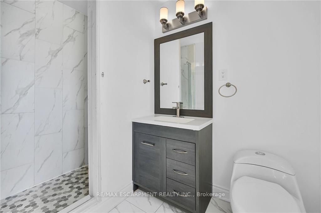 21 Chetholme Pl