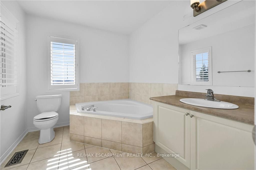 21 Chetholme Pl