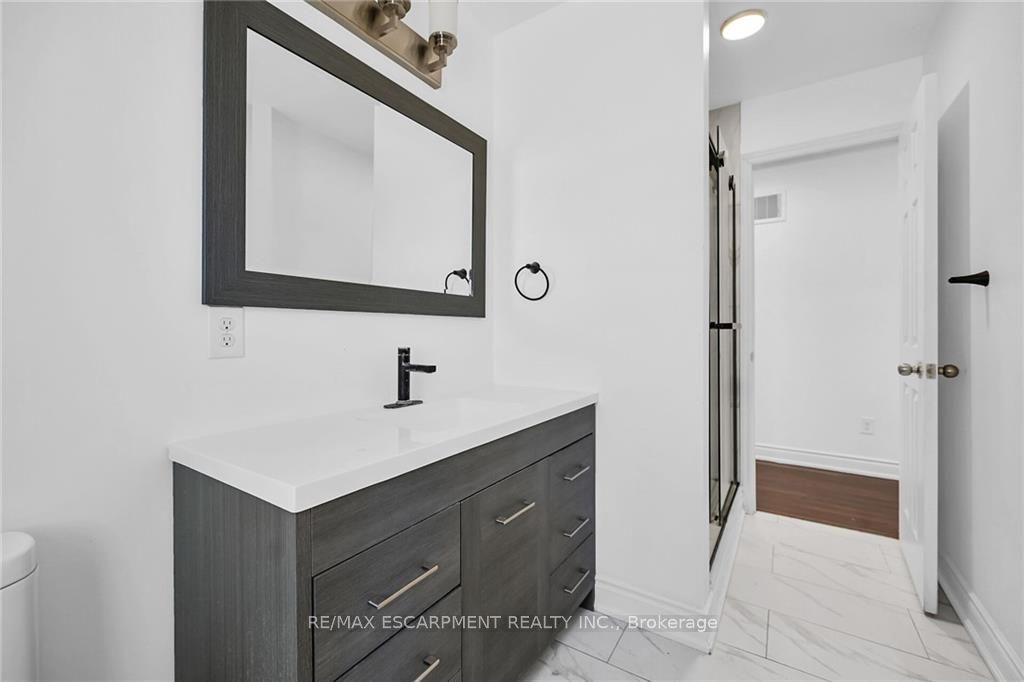 21 Chetholme Pl