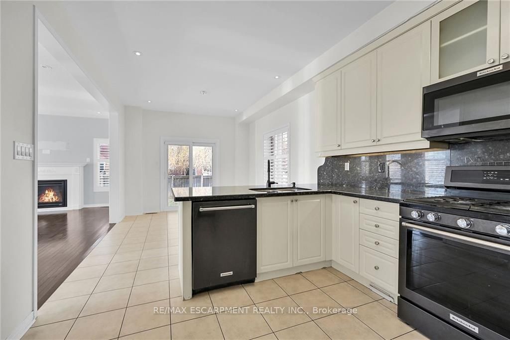 21 Chetholme Pl