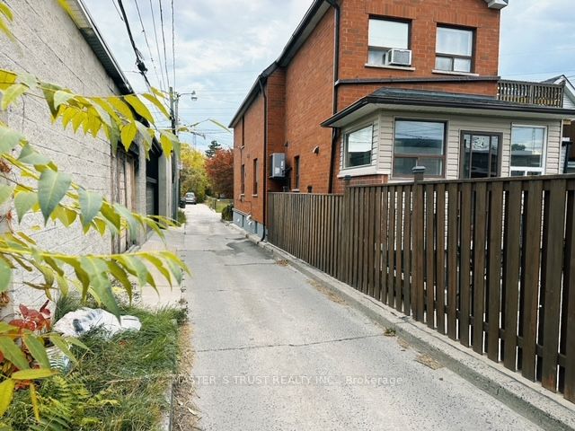 1454 Dufferin Street