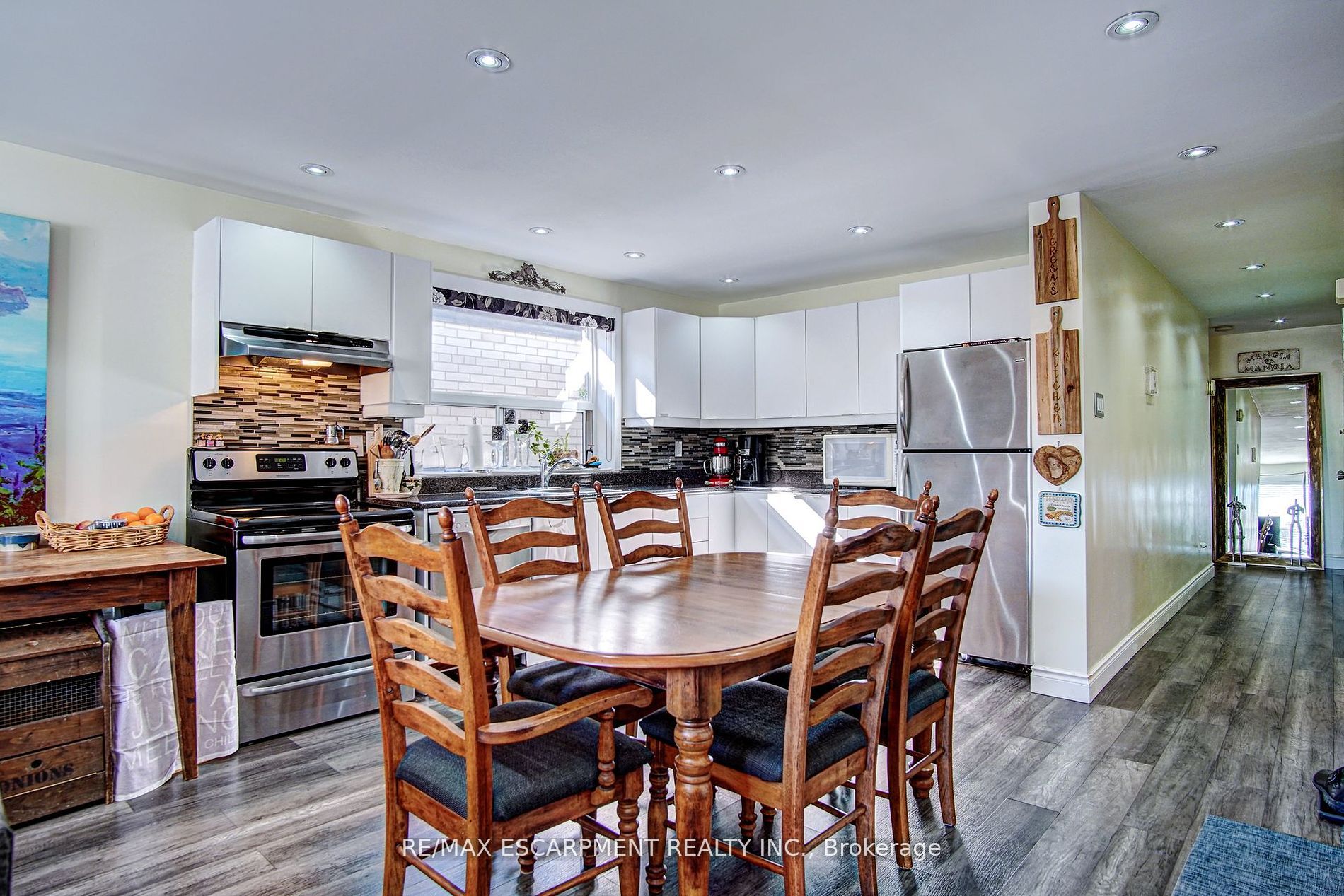 376 Lakeshore Rd W