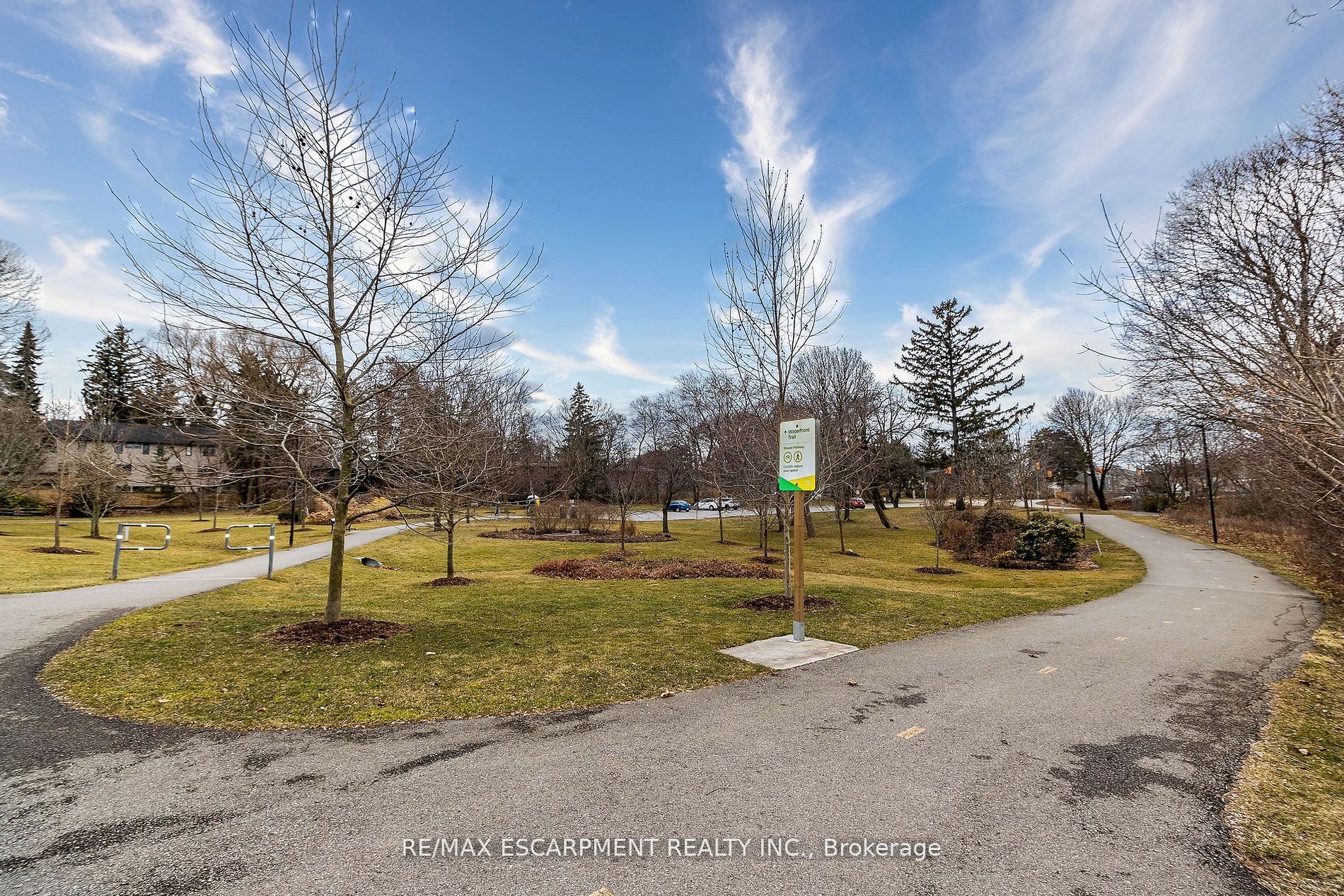 376 Lakeshore Rd W