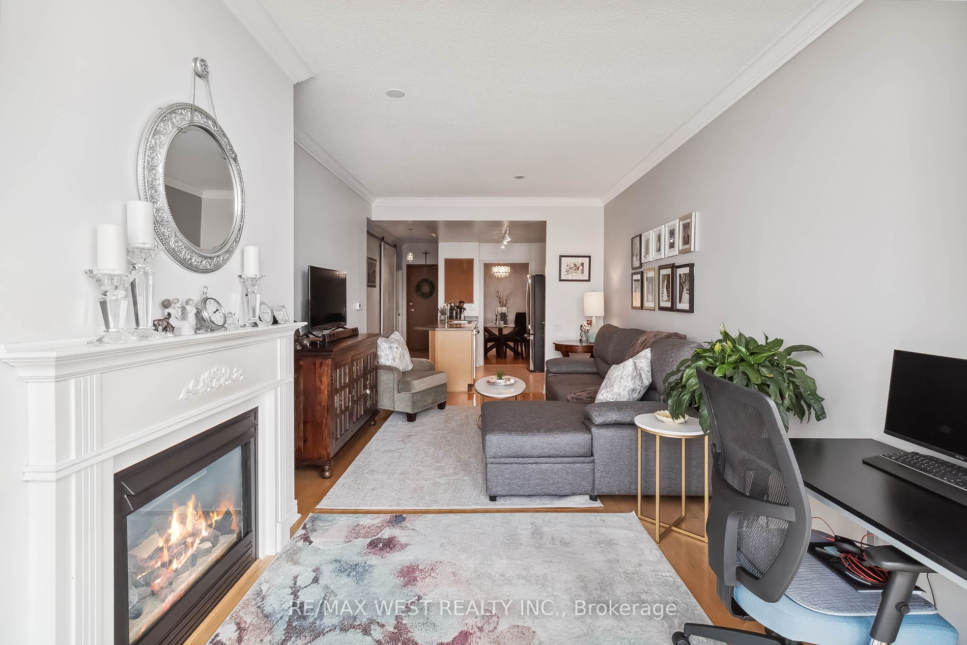 50 Old Mill Road, #905 PH5