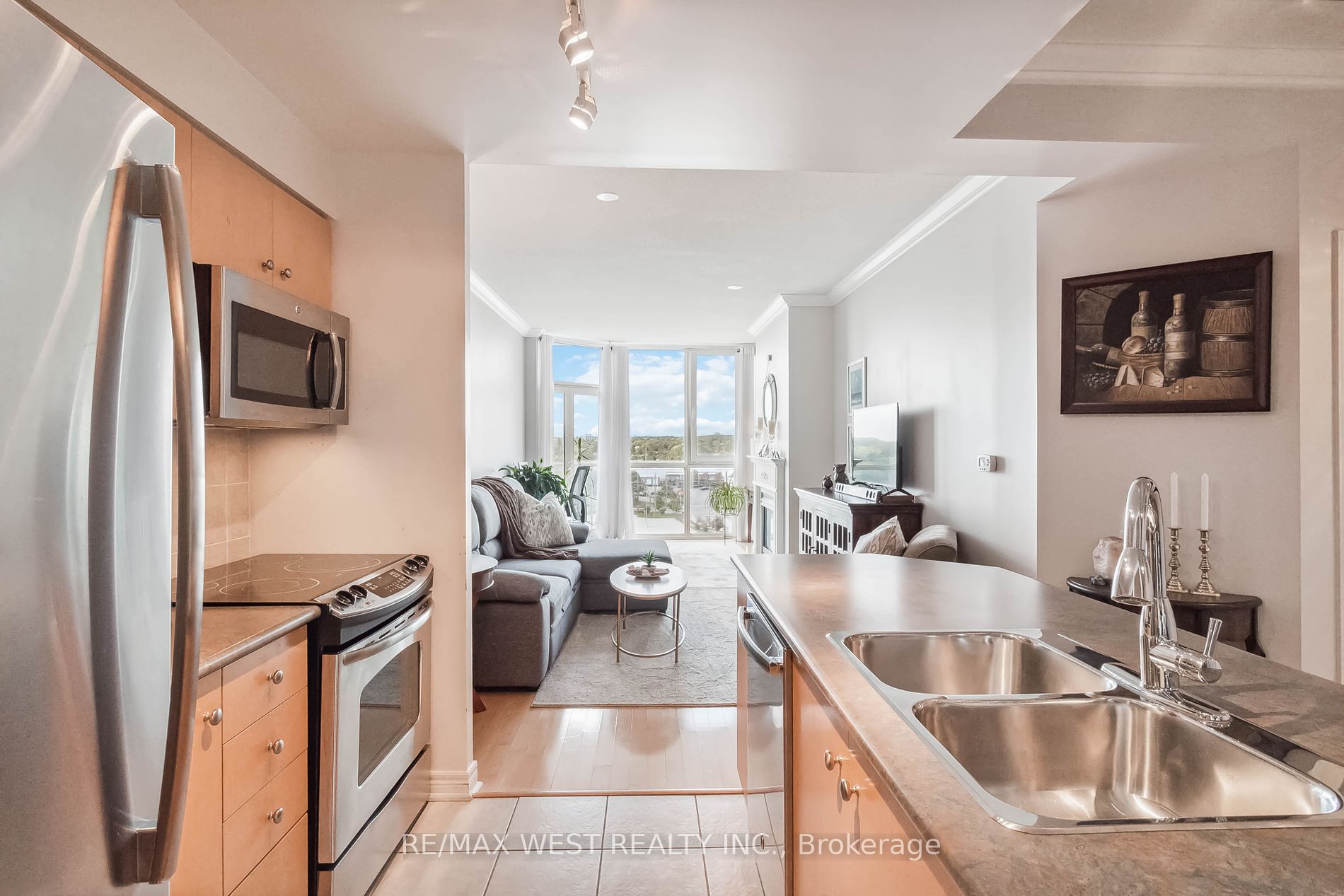 50 Old Mill Road, #905 PH5