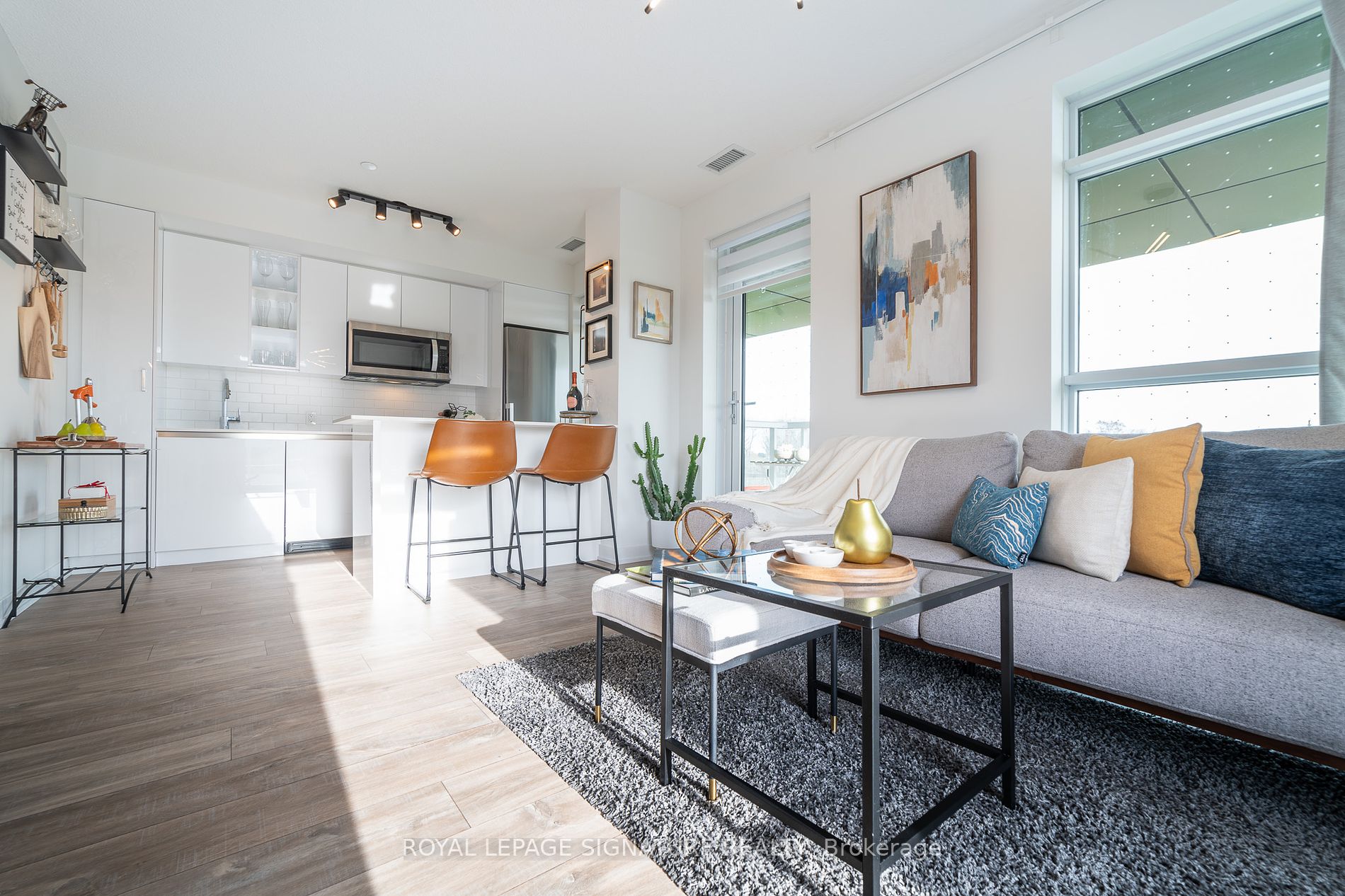 251 Manitoba St, #325