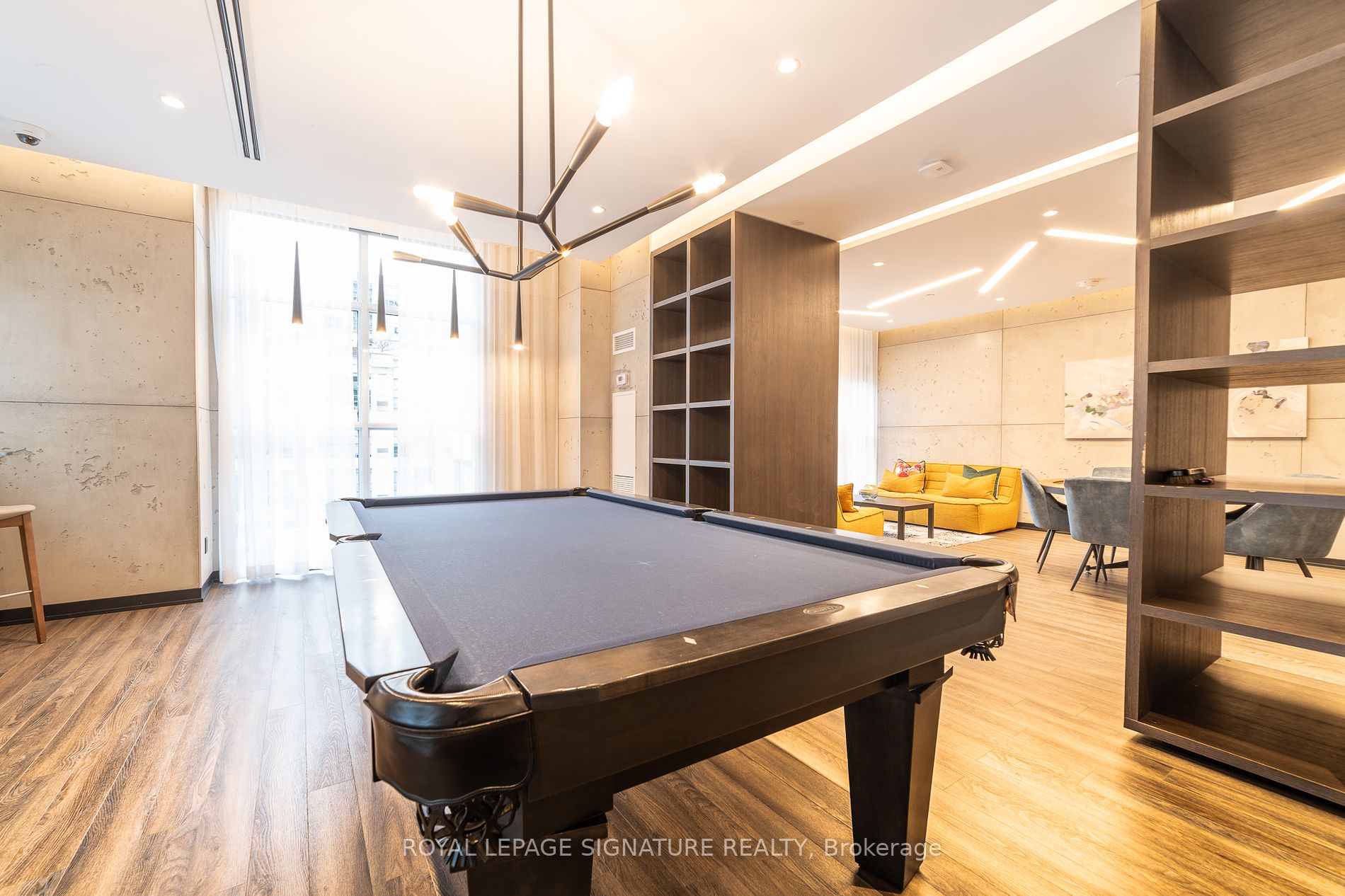 251 Manitoba St, #325