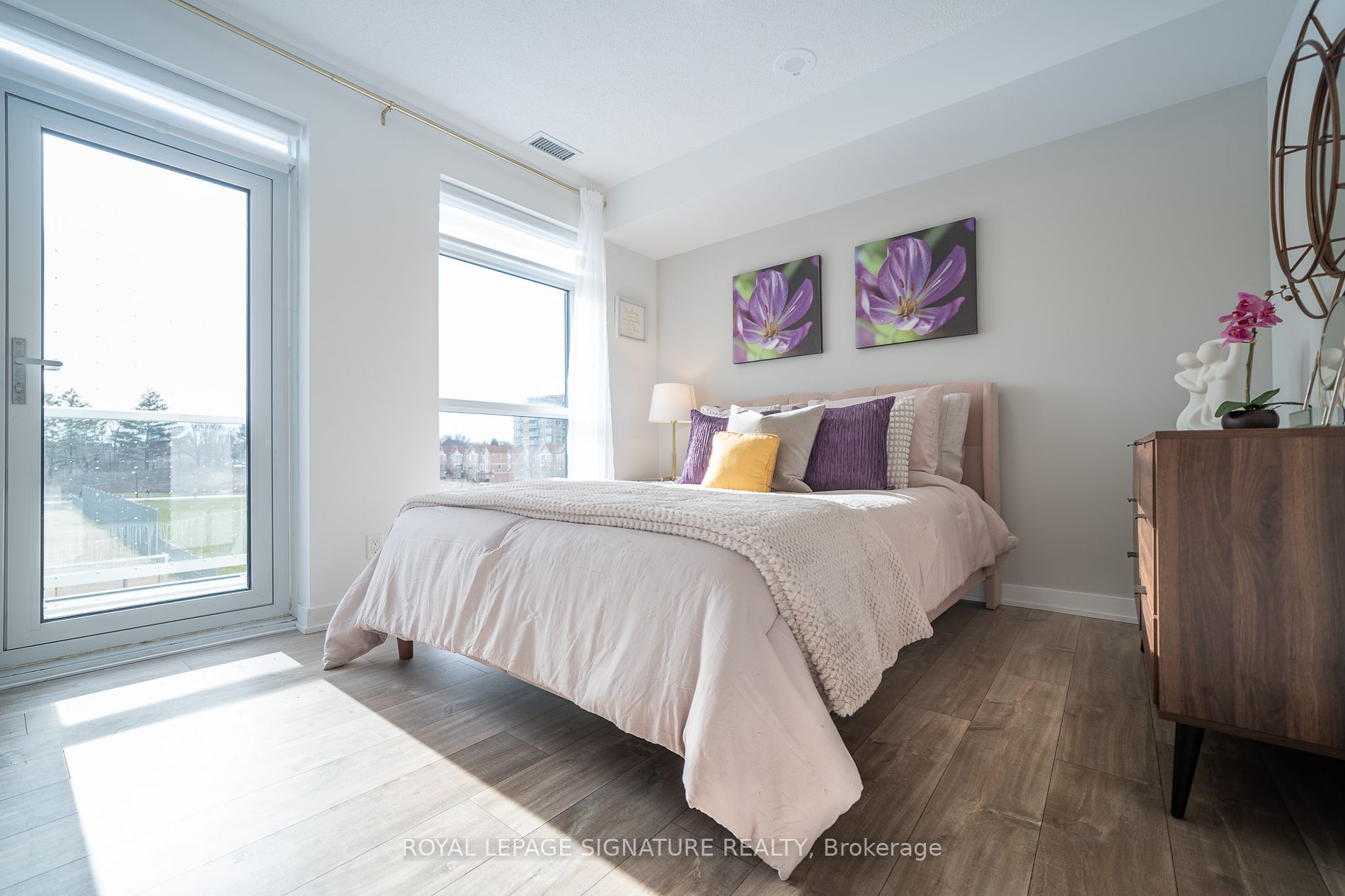 251 Manitoba St, #325