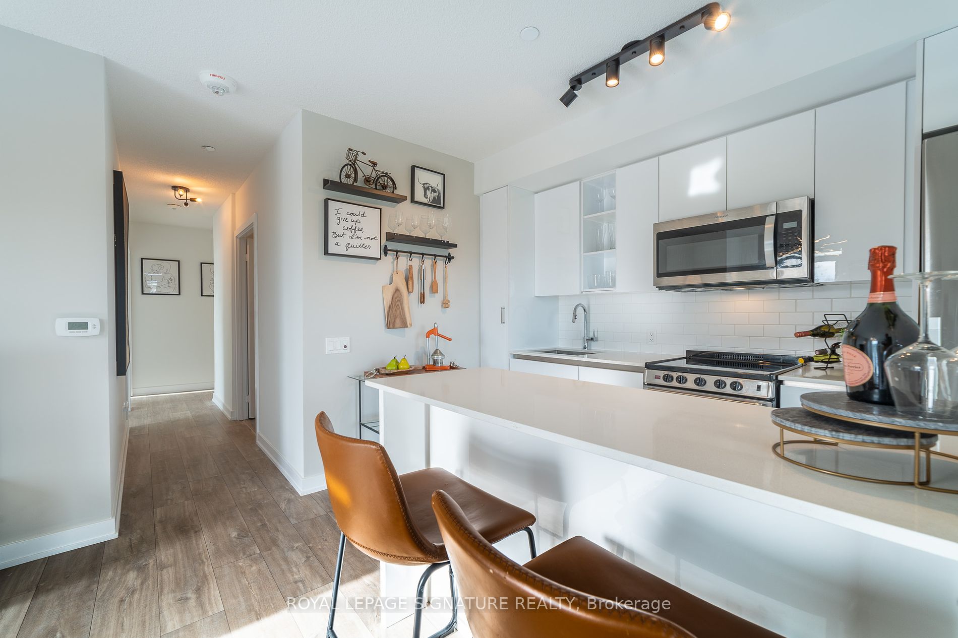 251 Manitoba St, #325