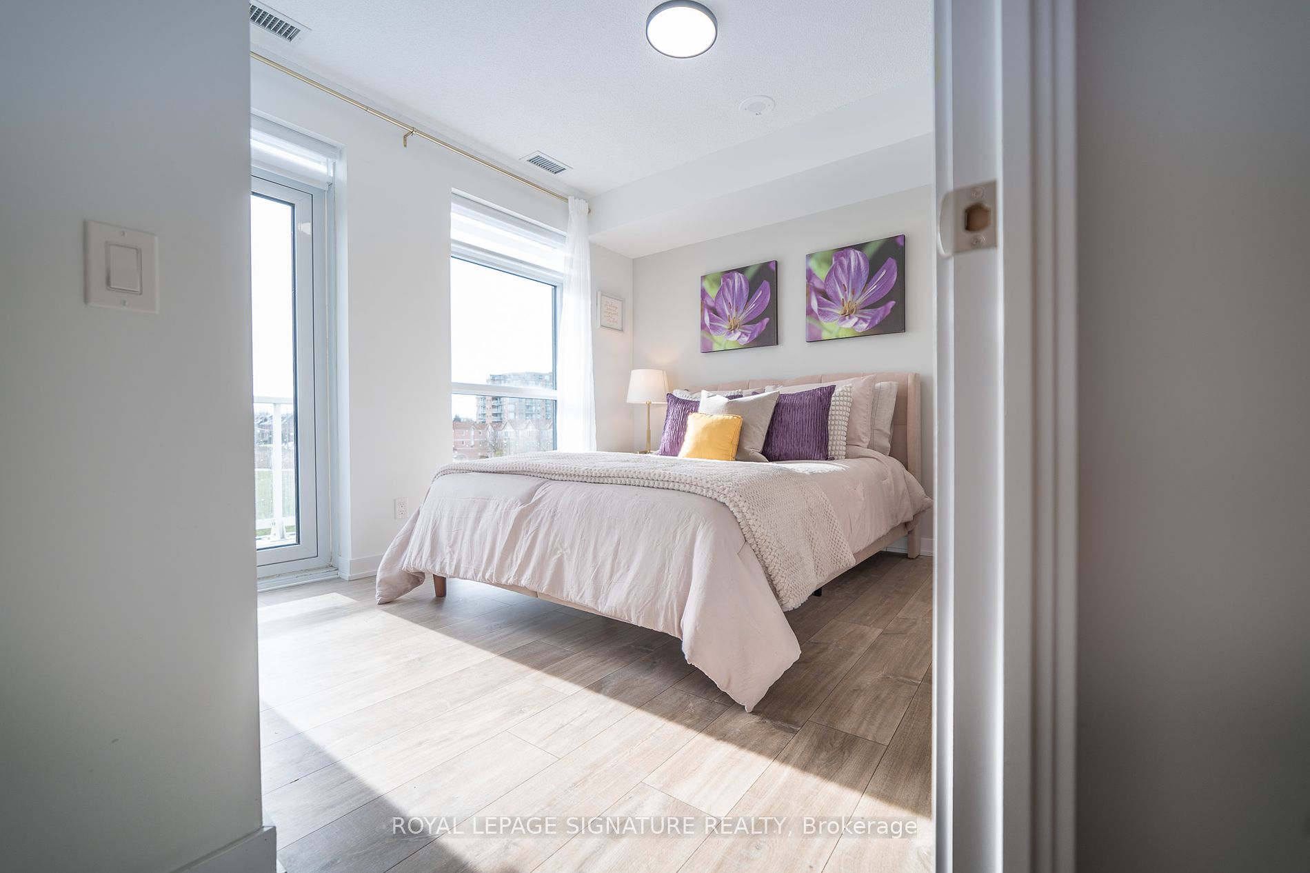 251 Manitoba St, #325