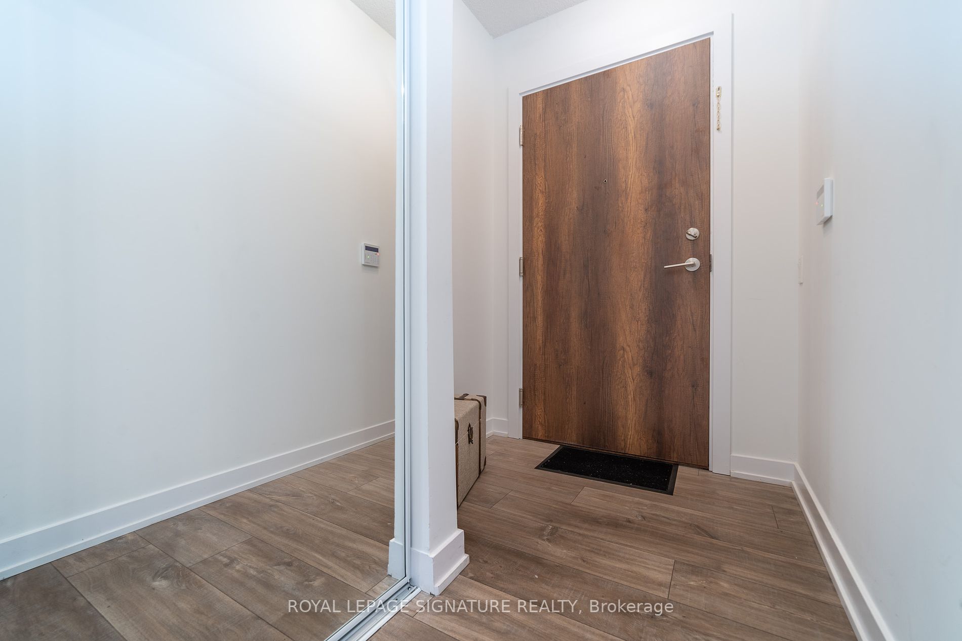 251 Manitoba St, #325