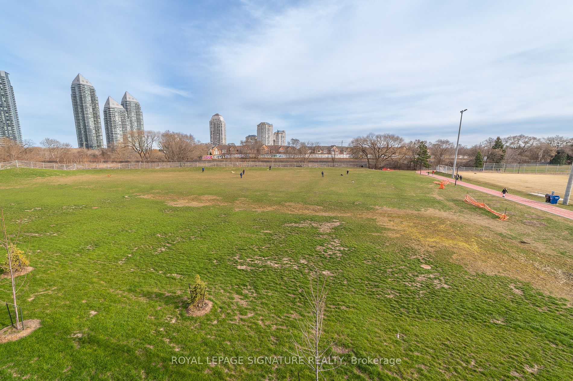 251 Manitoba St, #325