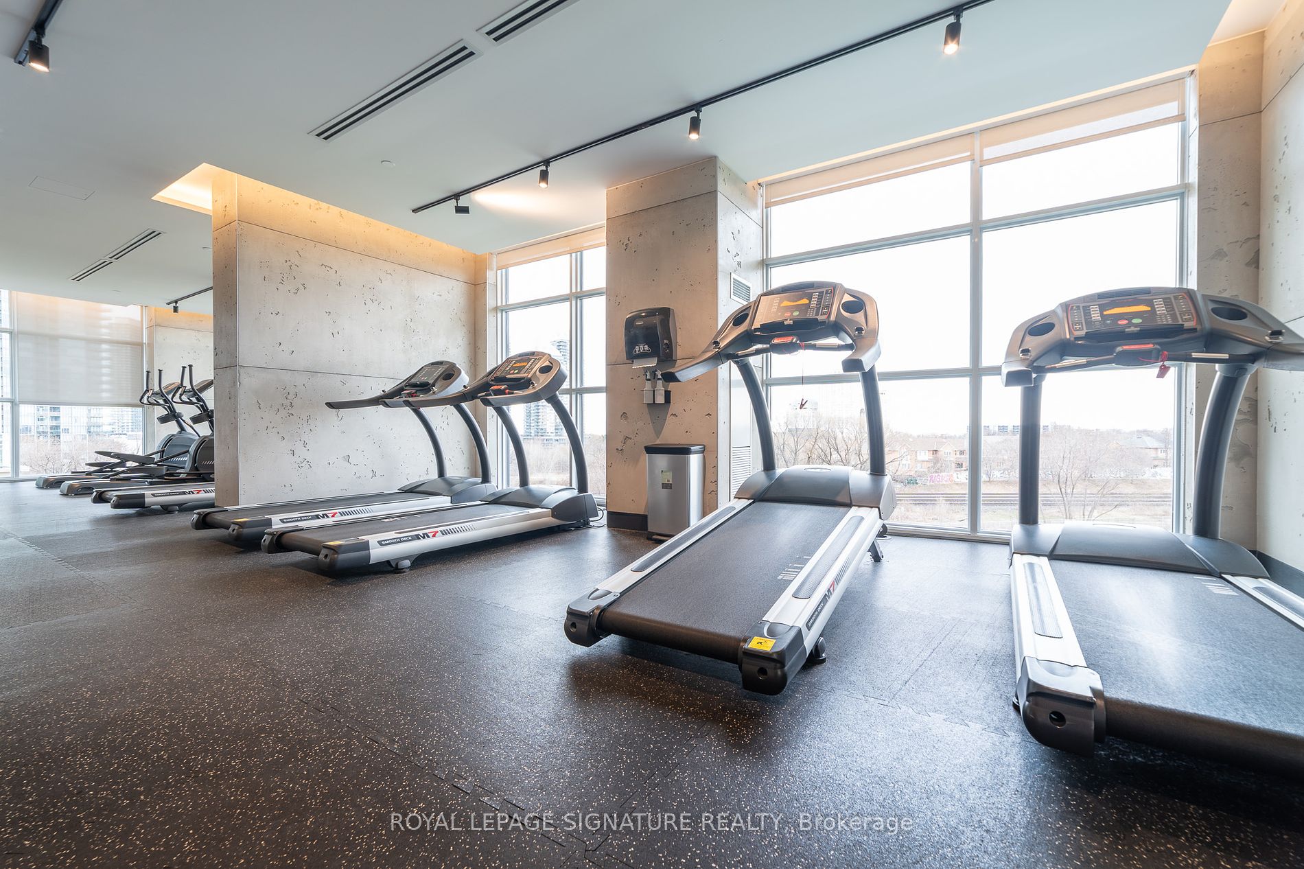 251 Manitoba St, #325