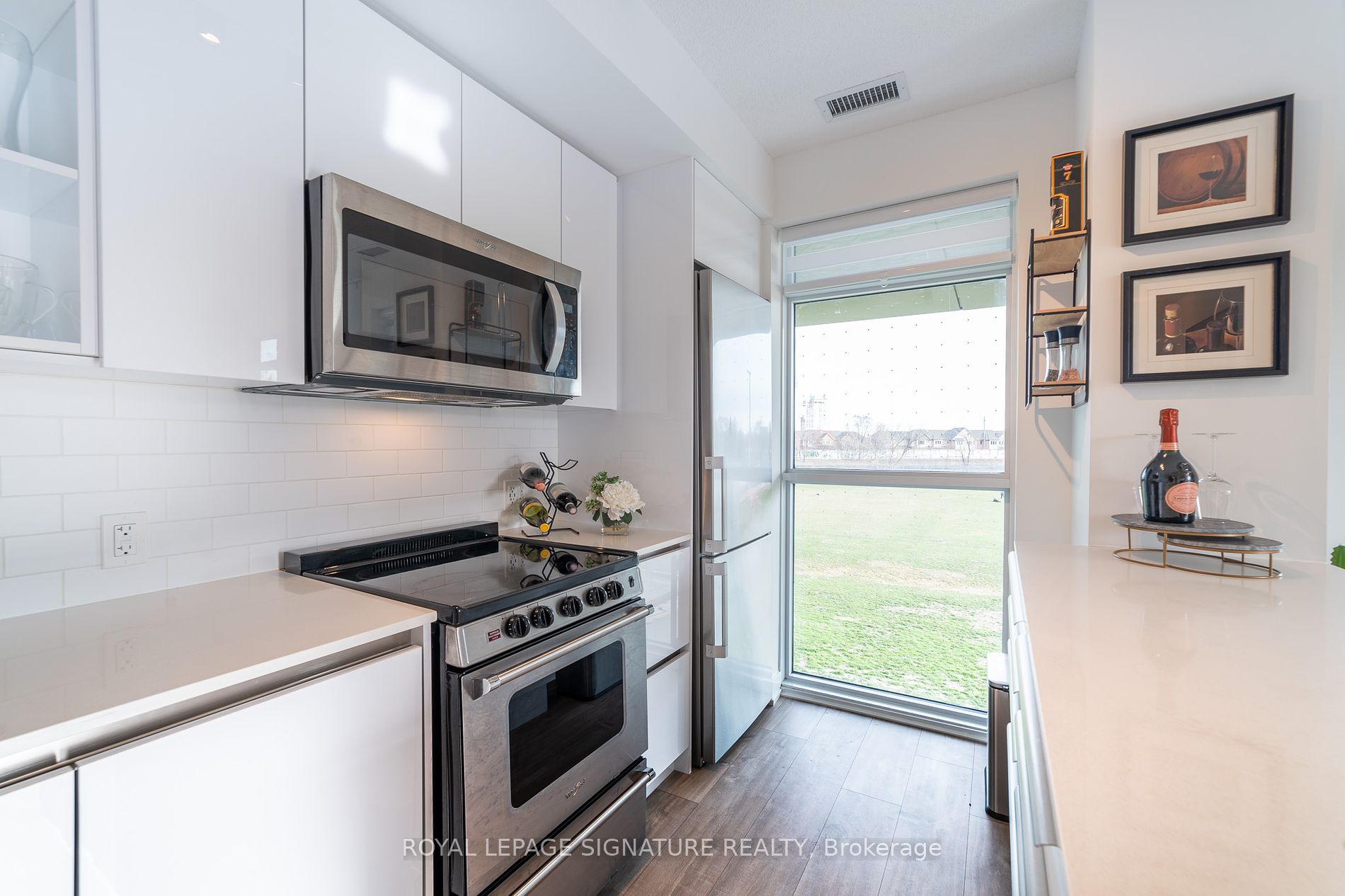 251 Manitoba St, #325