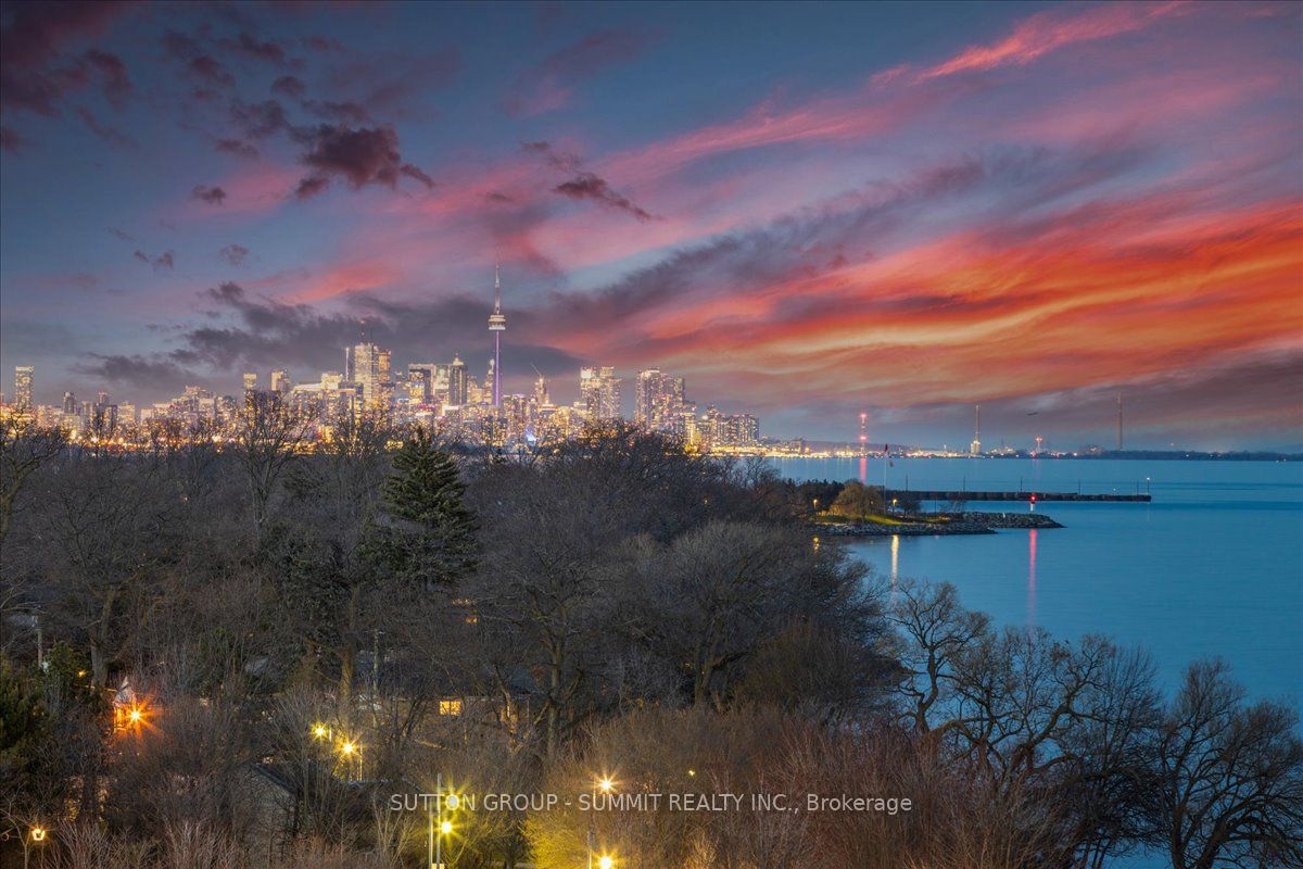 55 PORT Street E #702