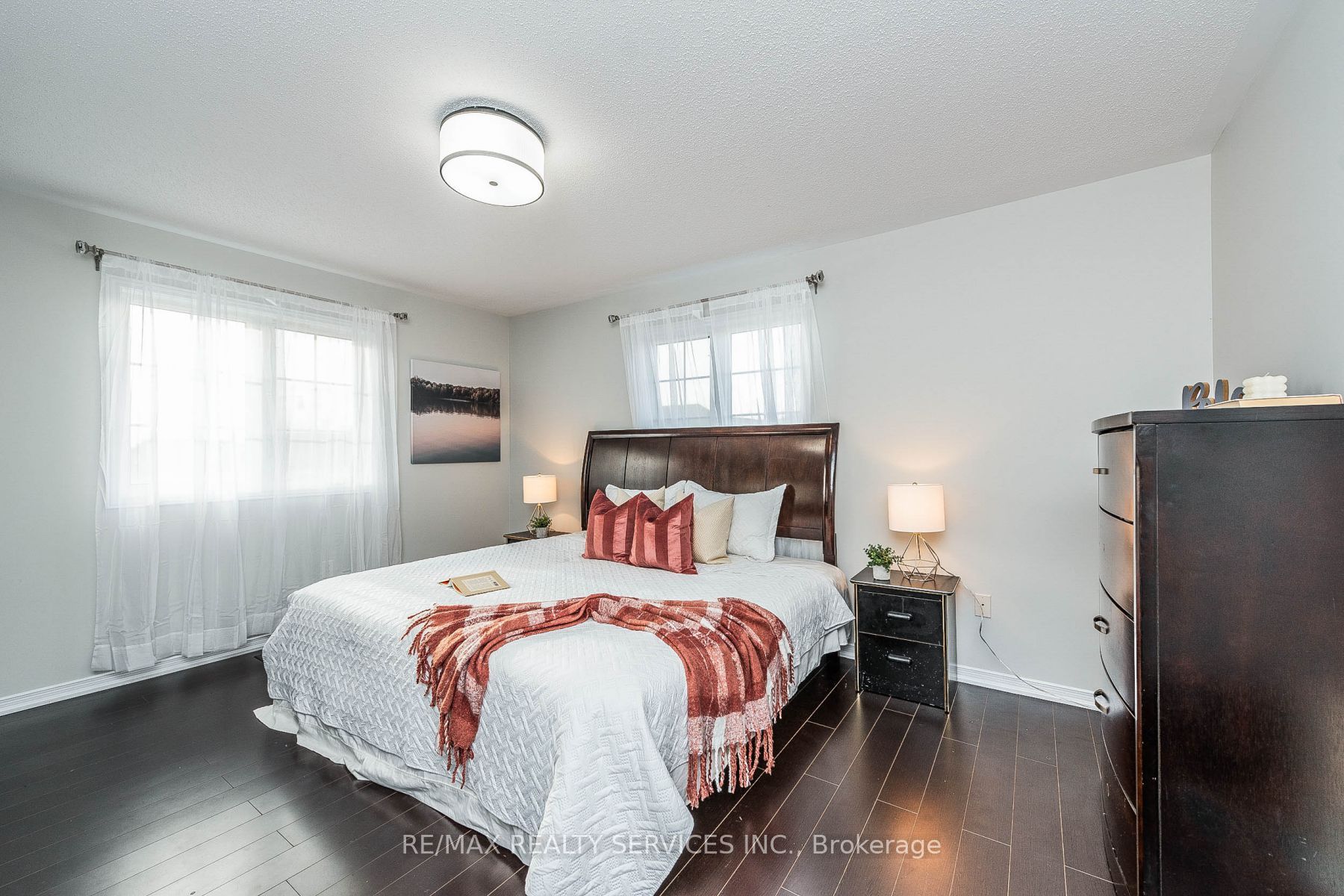 2 Burnstown Circ